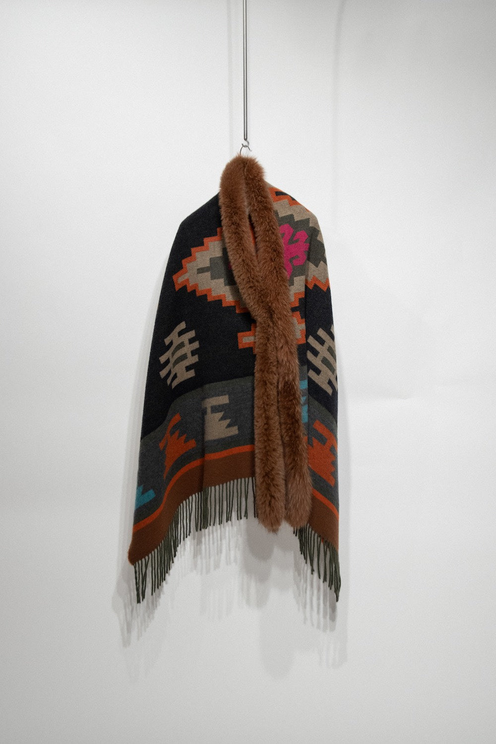 PONCHO ÉTNICO DE LANA DE BAZAR DELUXE