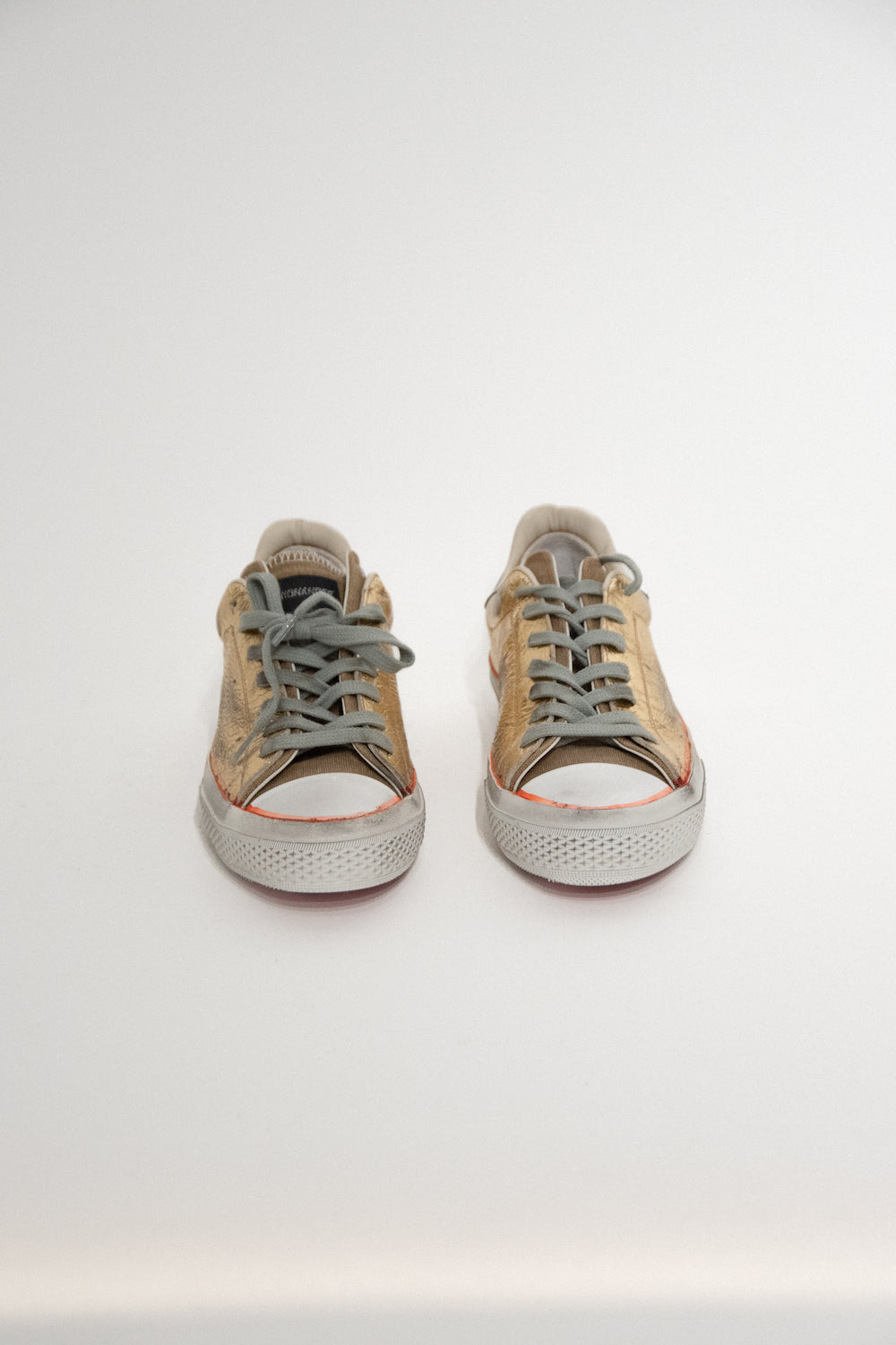 ZAPATILLAS STARLESS DORADAS DE HIDN-ANDER