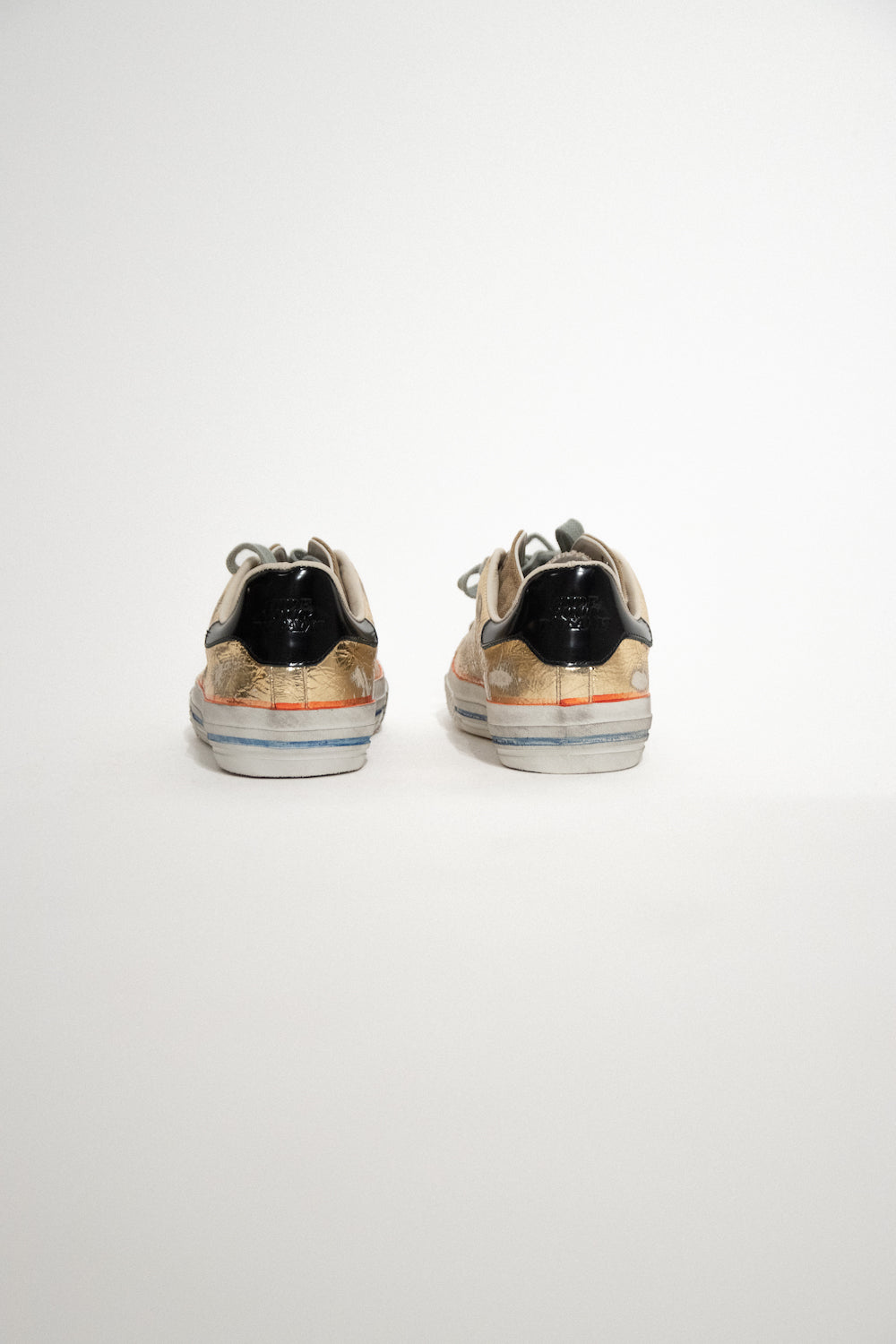 ZAPATILLAS STARLESS DORADAS DE HIDN-ANDER