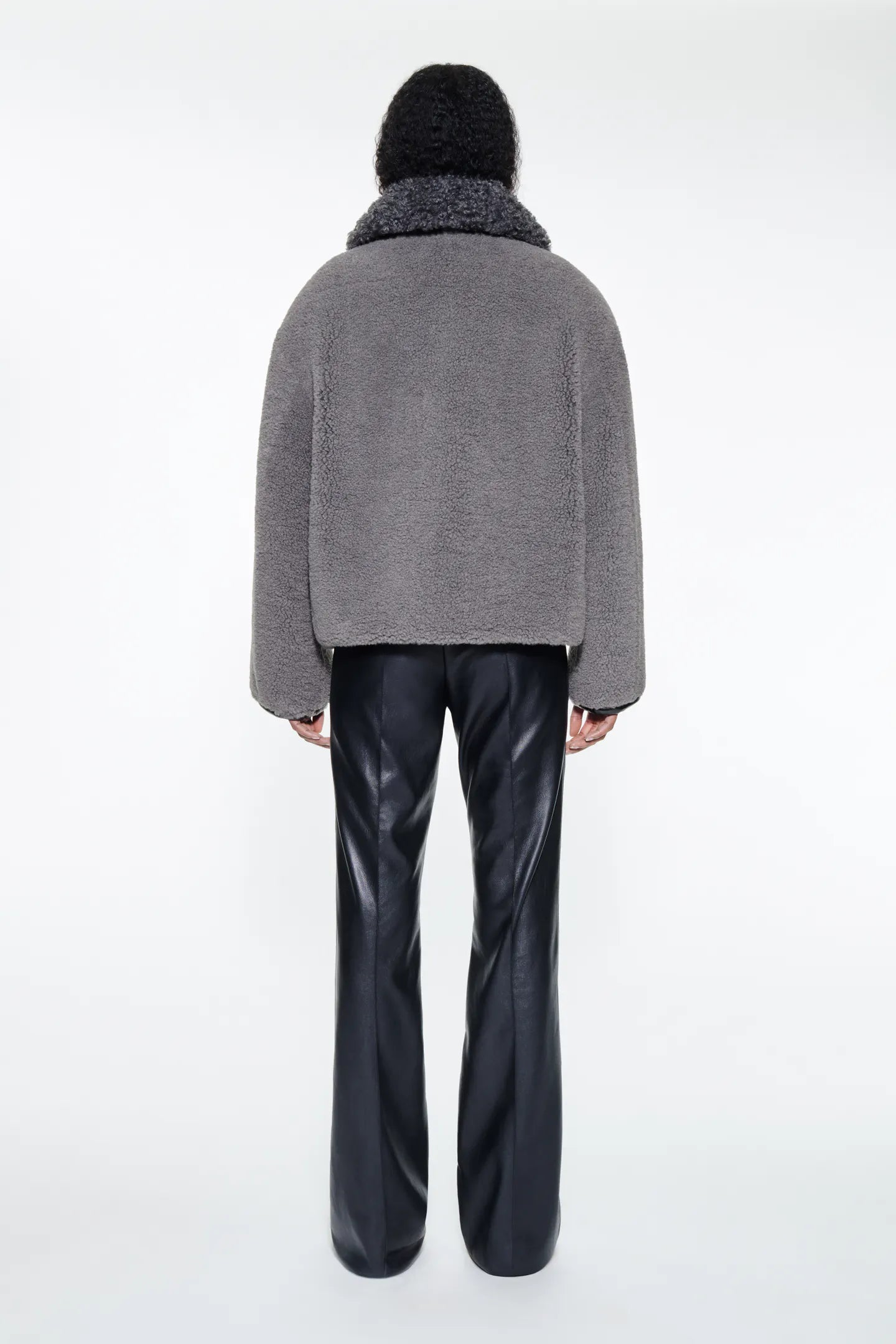 JAQUETA DE PELL SINTÈTICA RIZADA DE STAND STUDIO