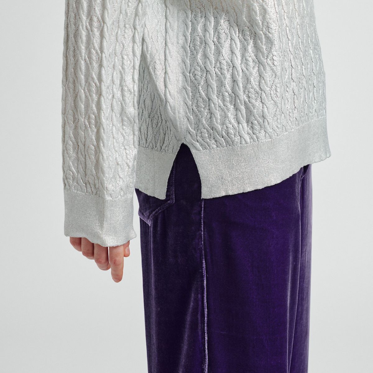 LEBOR GABALA FINE KNIT LARGE SWEATER
