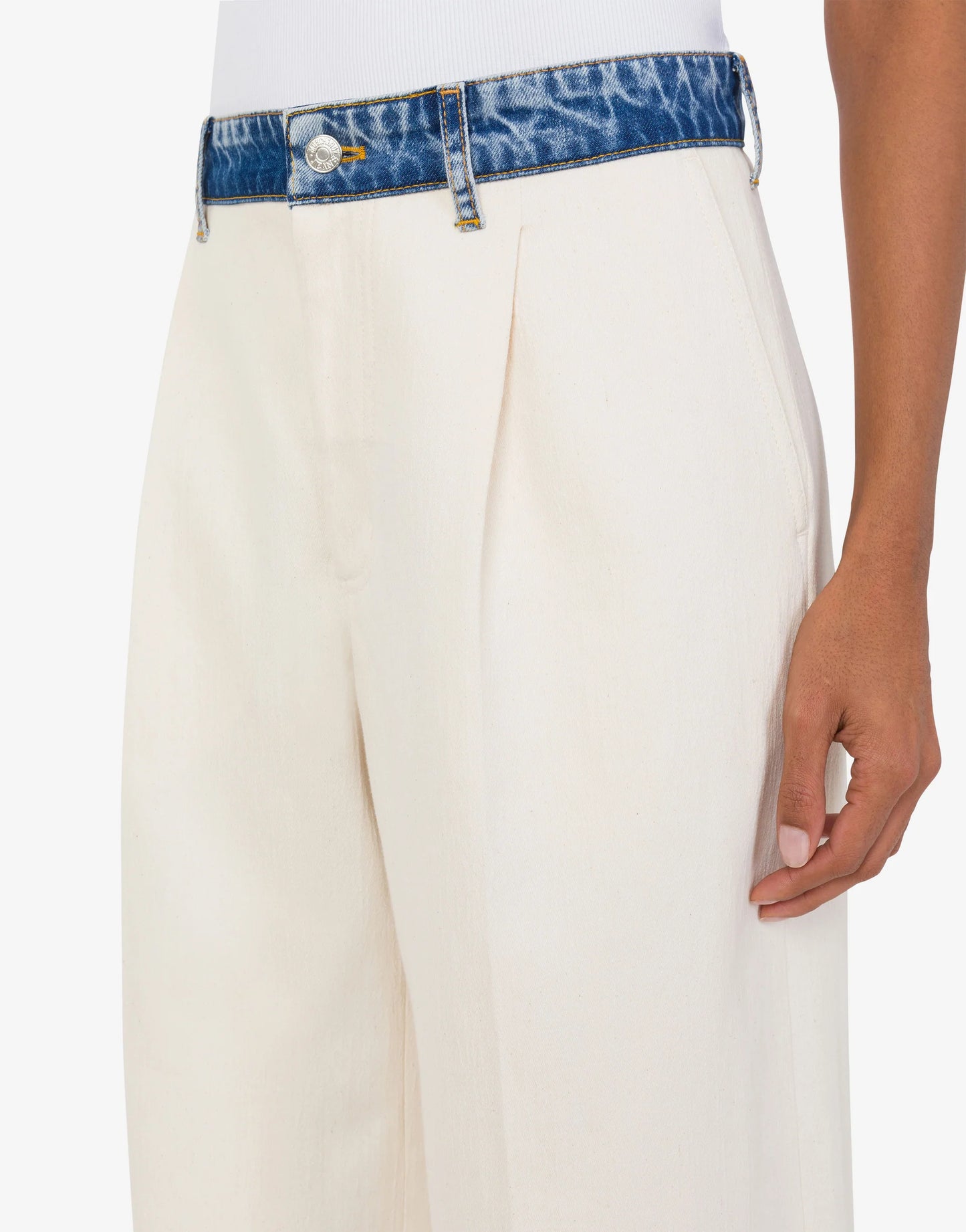 PANTALONES DE ALGODÓN ELÁSTICO TEXTURIZADO DE MOSCHINO JEANS