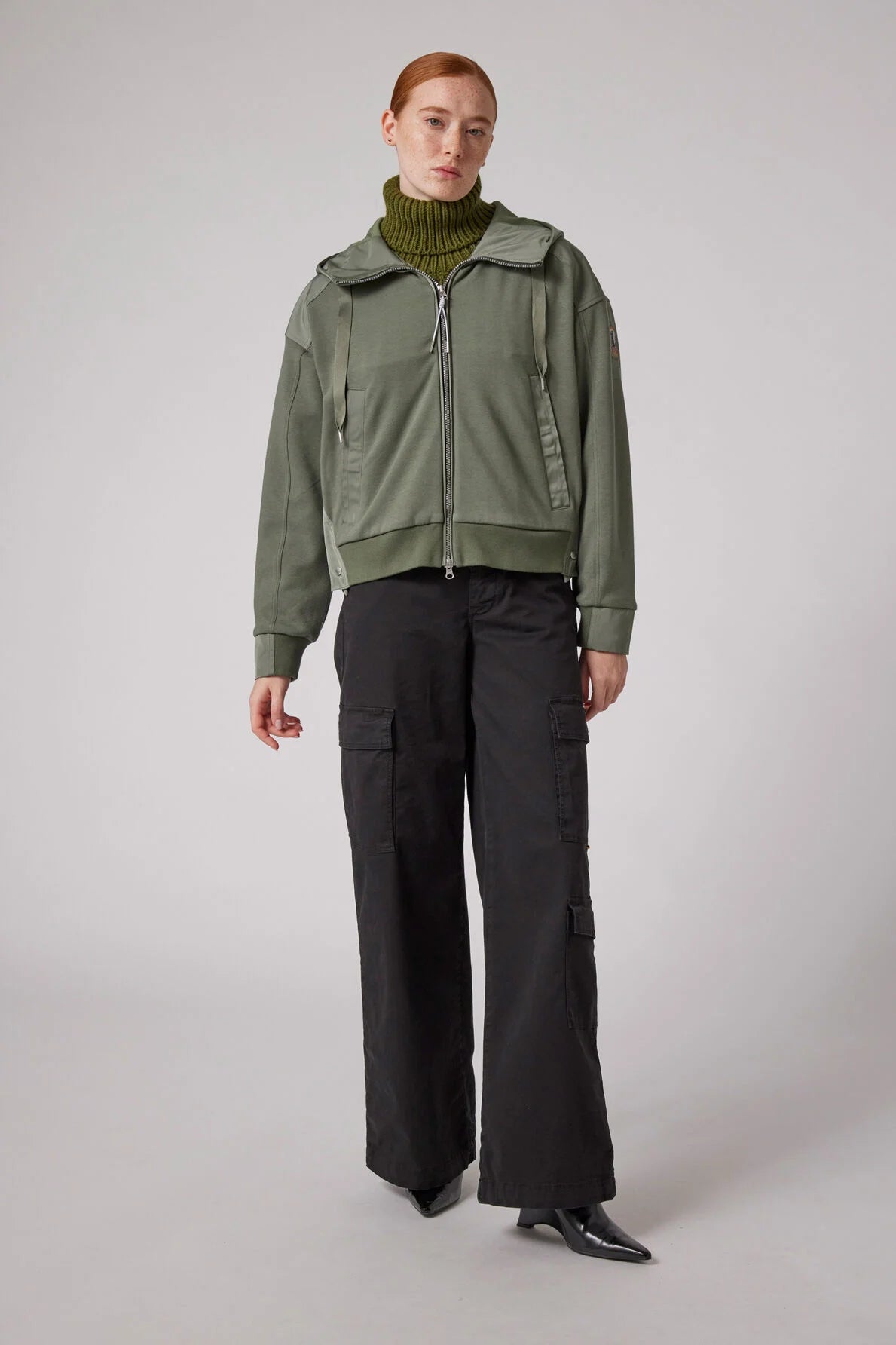 SUADERA HÍBRIDA AMB CAPUTXA DE PARAJUMPERS