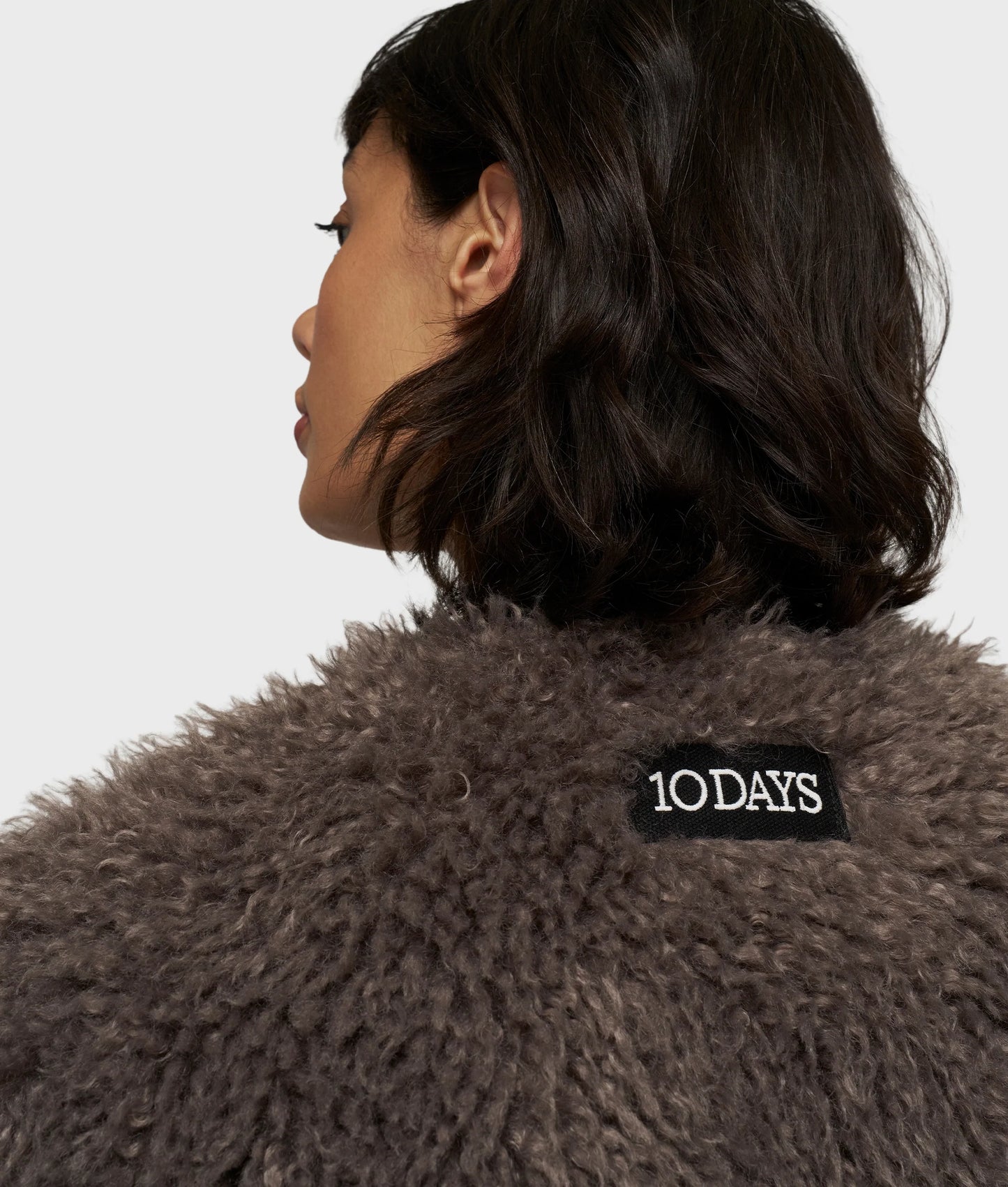CHALECO PELUDO DE 10DAYS