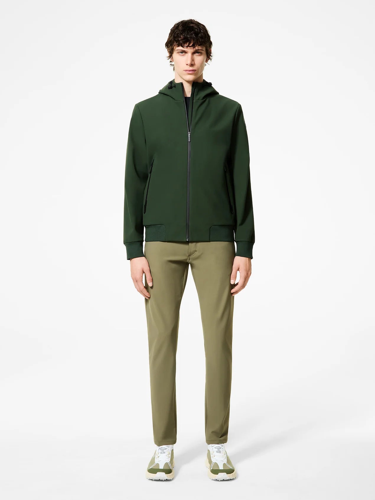 CHAQUETA CON CAPUCHA Y CREMALLERA DE RRD