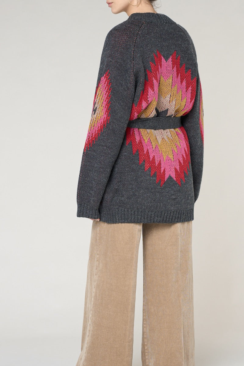 CHAQUETA DE PUNTO CON ESTAMPADO ÉTNICO Y CINTURÓN DE BAZAR DELUXE