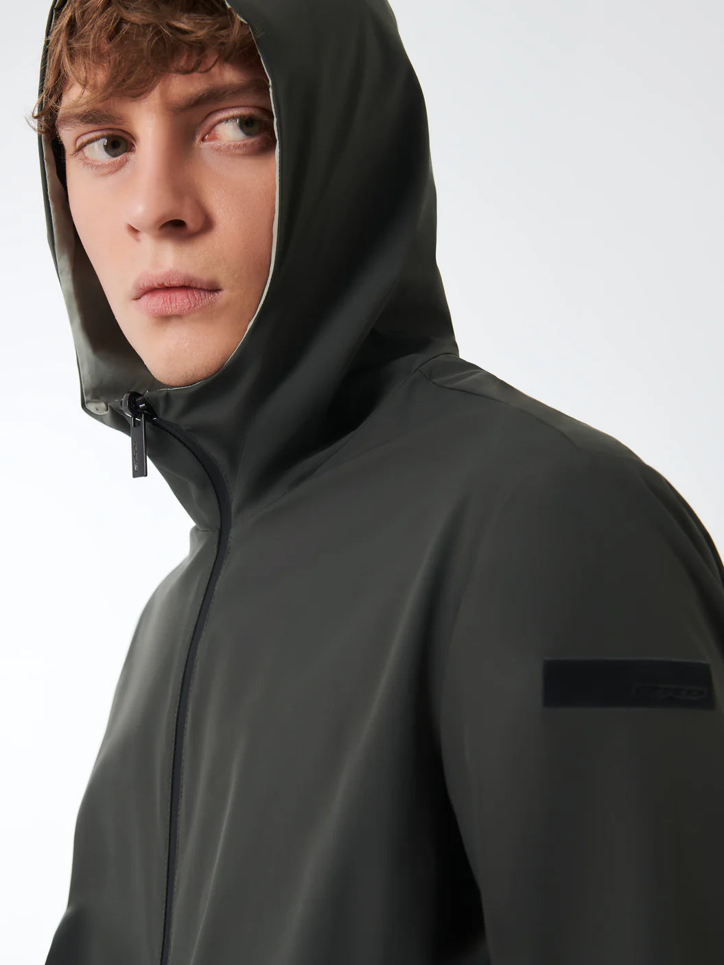 JAQUETA AMB CAPUTXA DE RRD