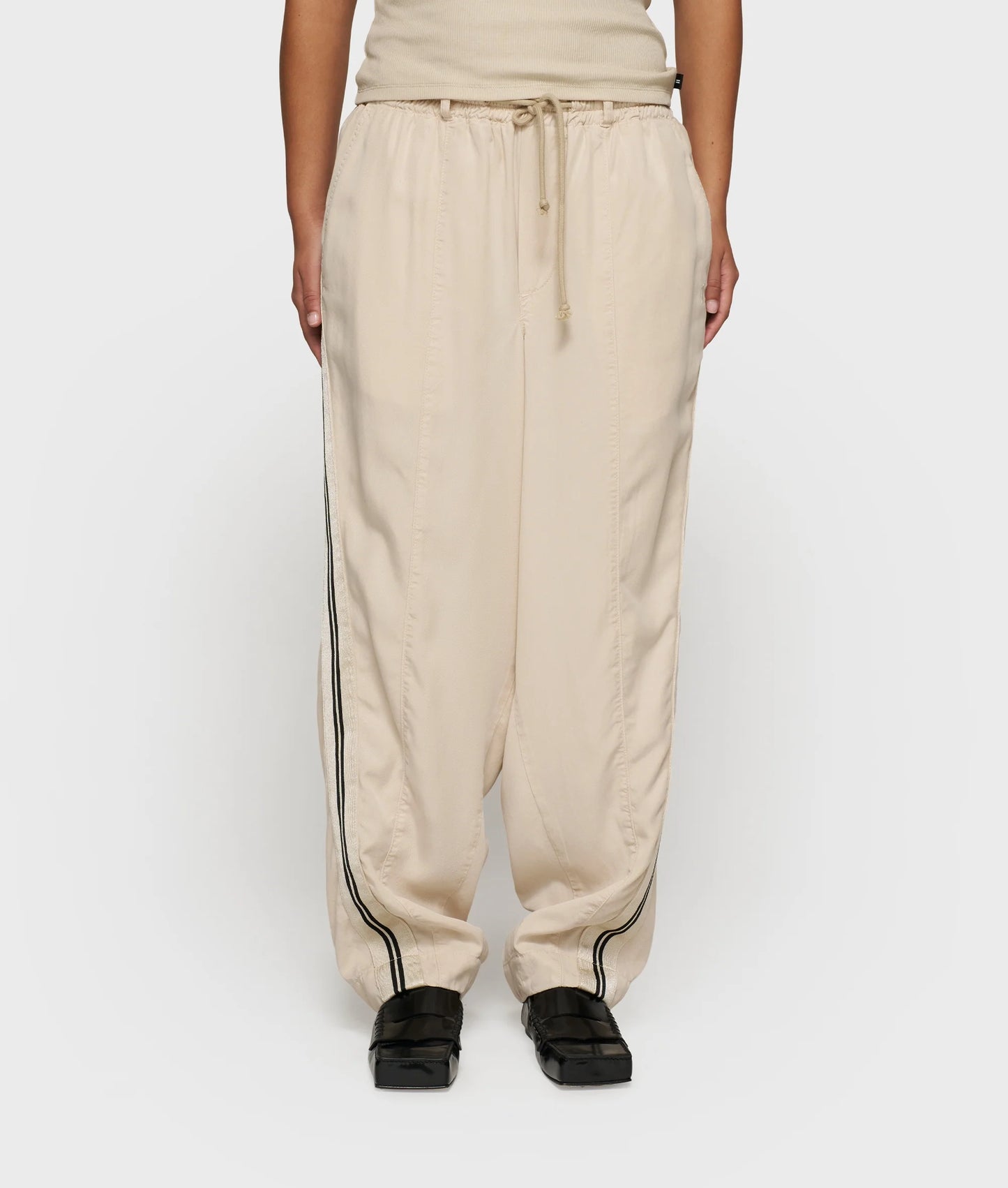 PANTALÓN CÓNICO ANCHO DE 10DAYS