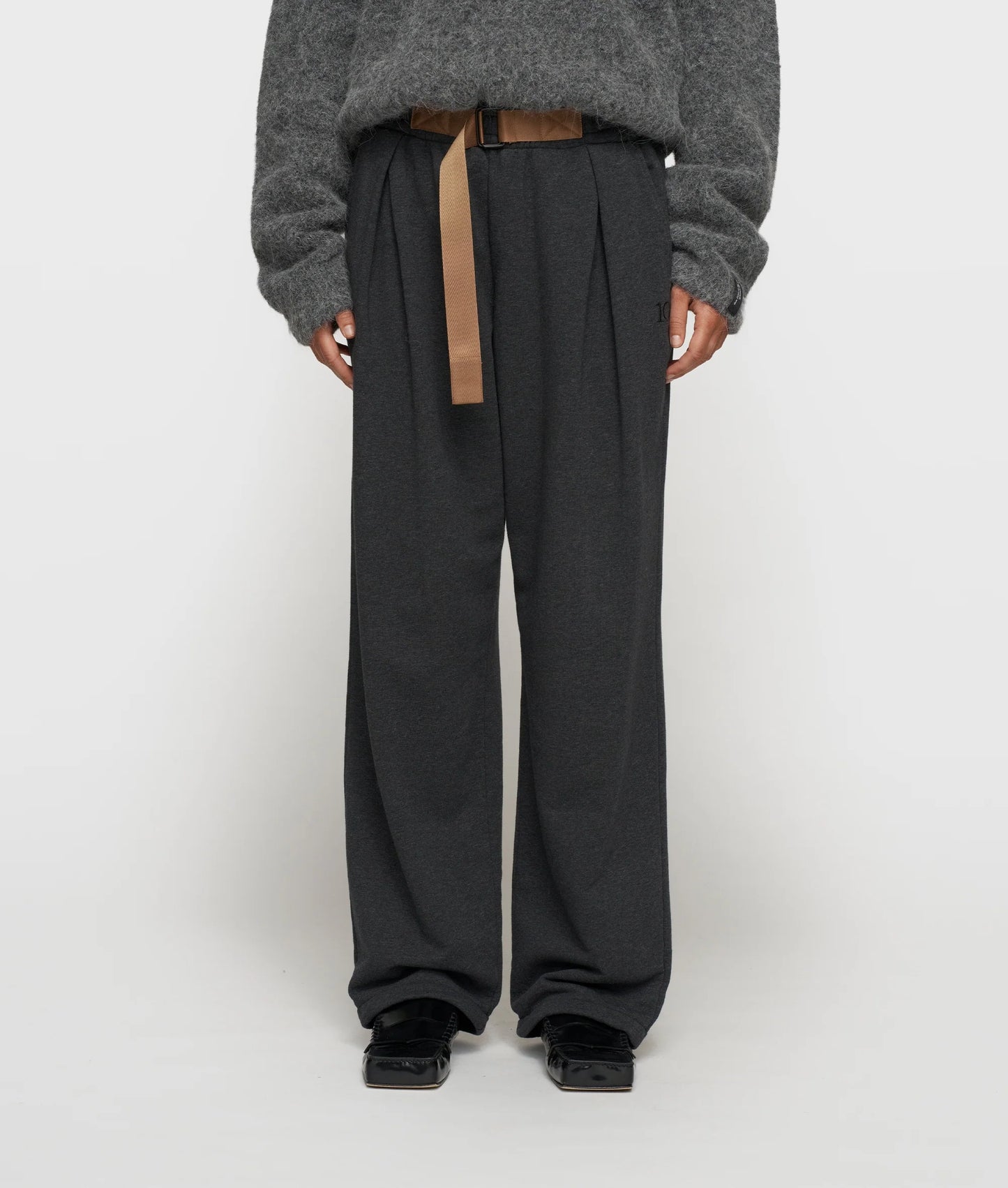 PANTALÓN JOGGER CON CINTURÓN DE 10DAYS