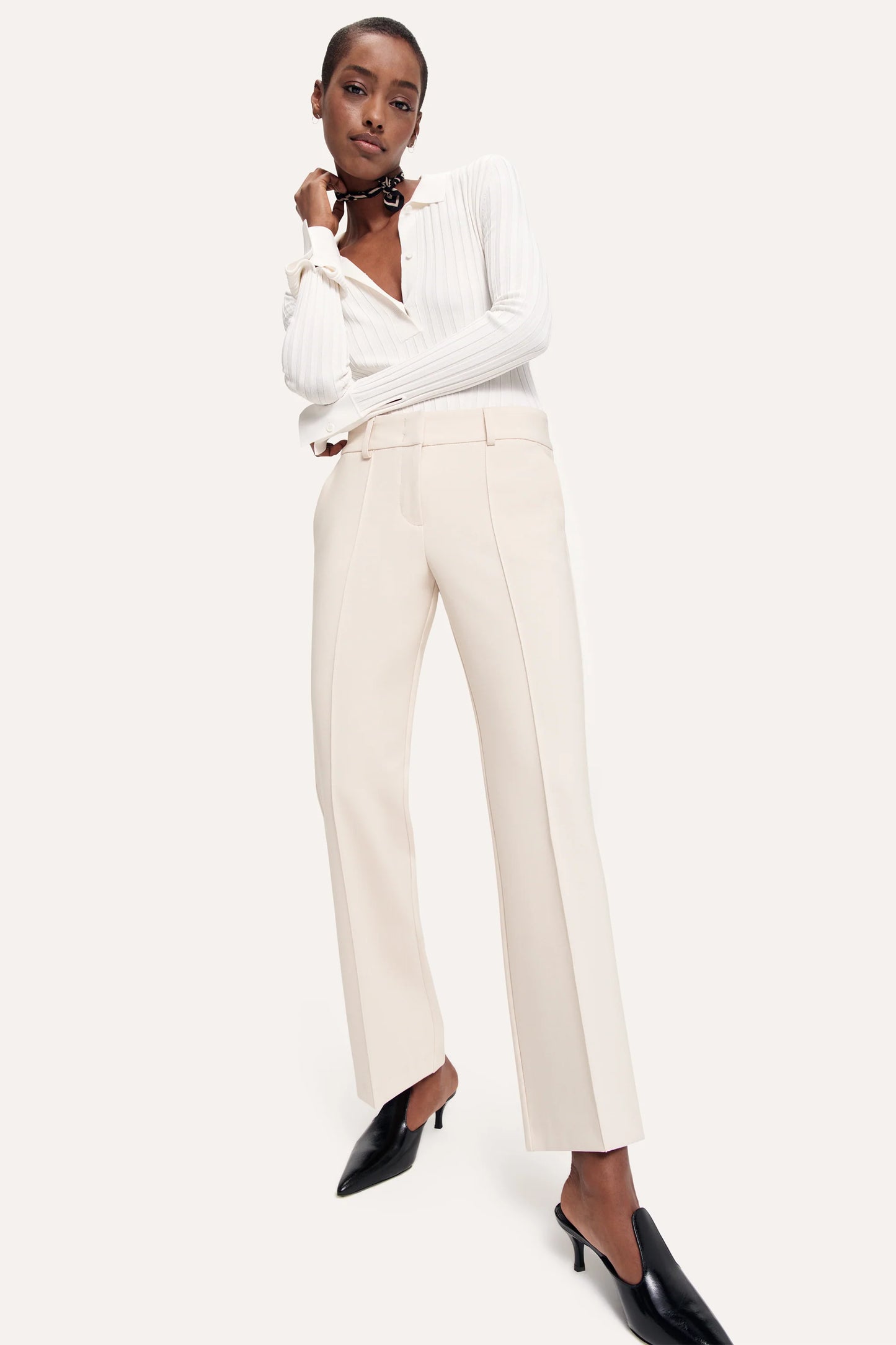 PANTALONES ACAMPANADOS FARAH COLOR BEIGE DE CAMBIO