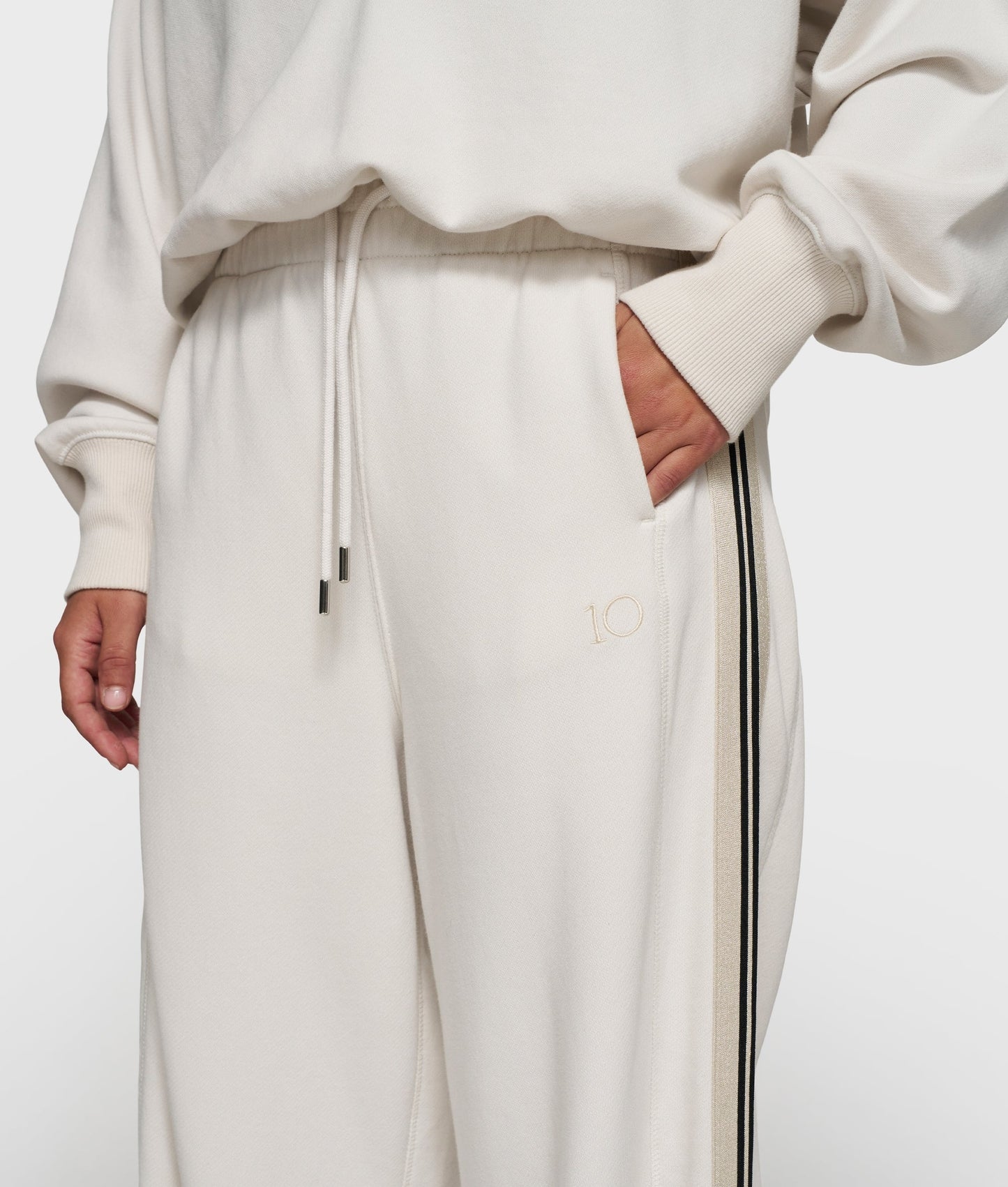 PANTALÓN JOGGER OCCIDENTAL CON CINTA DE 10DAYS