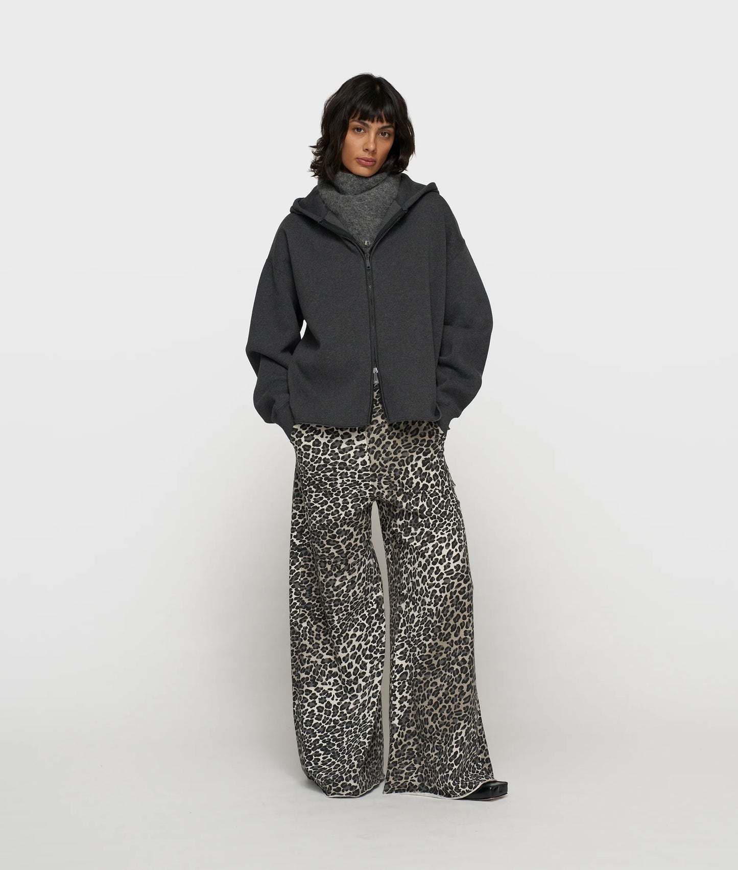 SUDADERA CON CAPUCHA Y CREMALLERA 10DAYS
