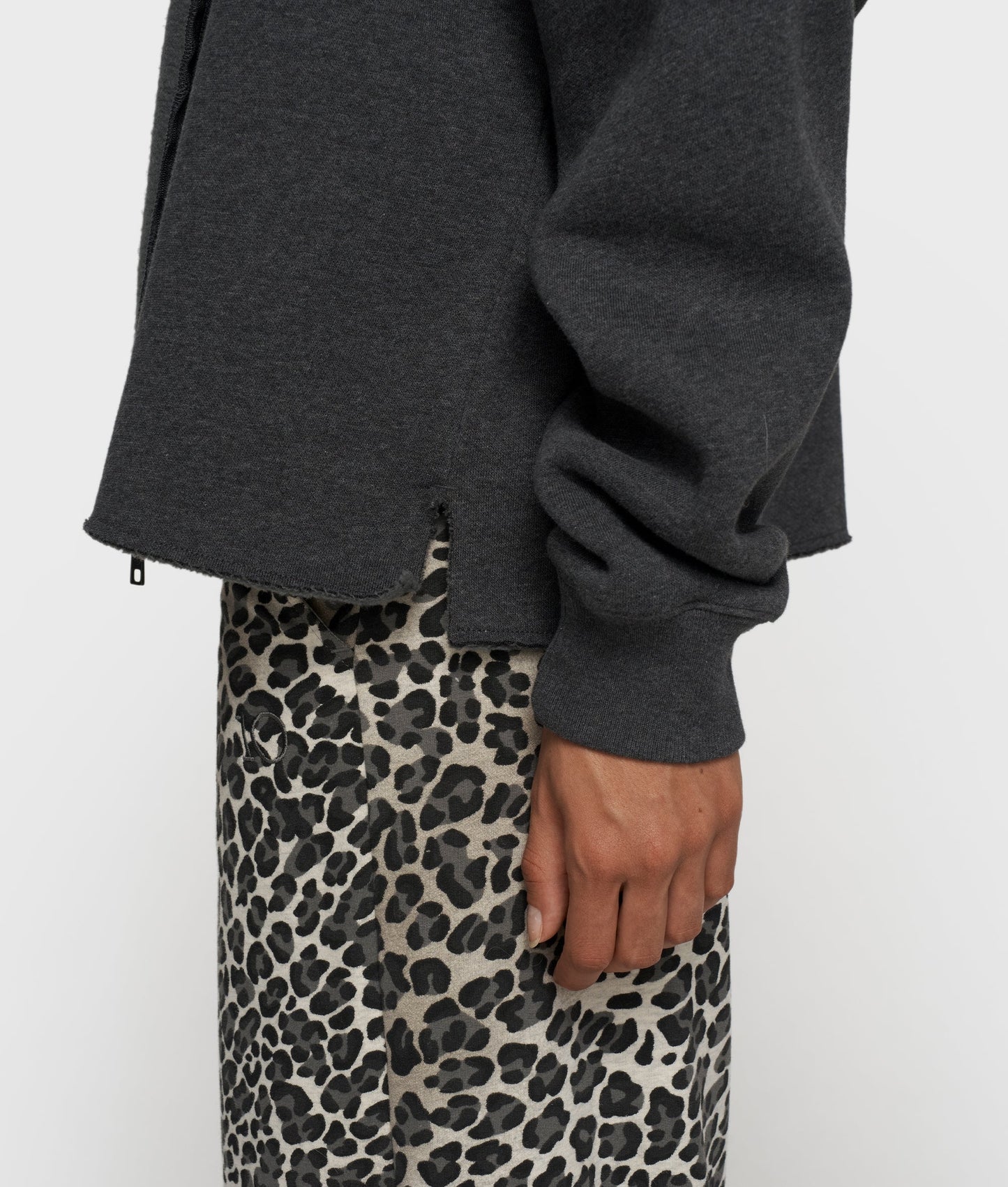 SUDADERA CON CAPUCHA Y CREMALLERA 10DAYS