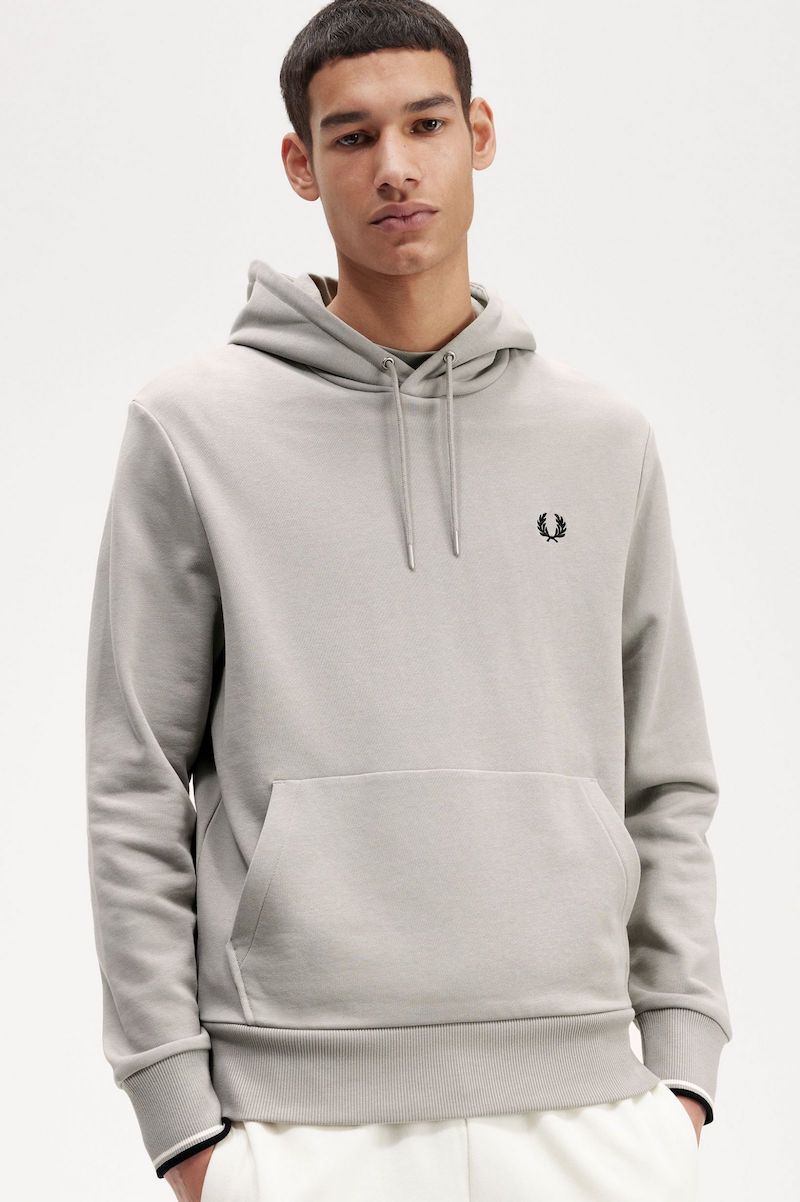 SUDADERA CON CAPUCHA Y RIBETES DE FRED PERRY