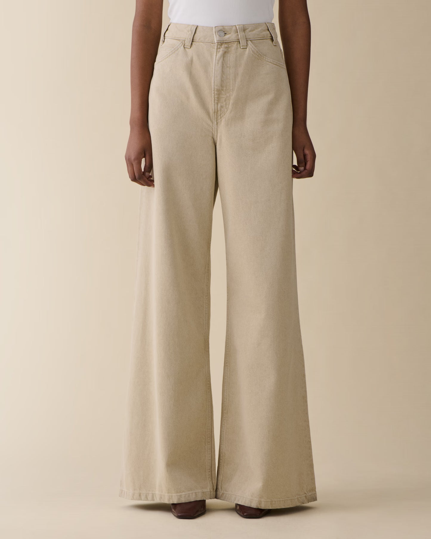 PANTALONES ALFAMA BEIGE DE JEANERICA