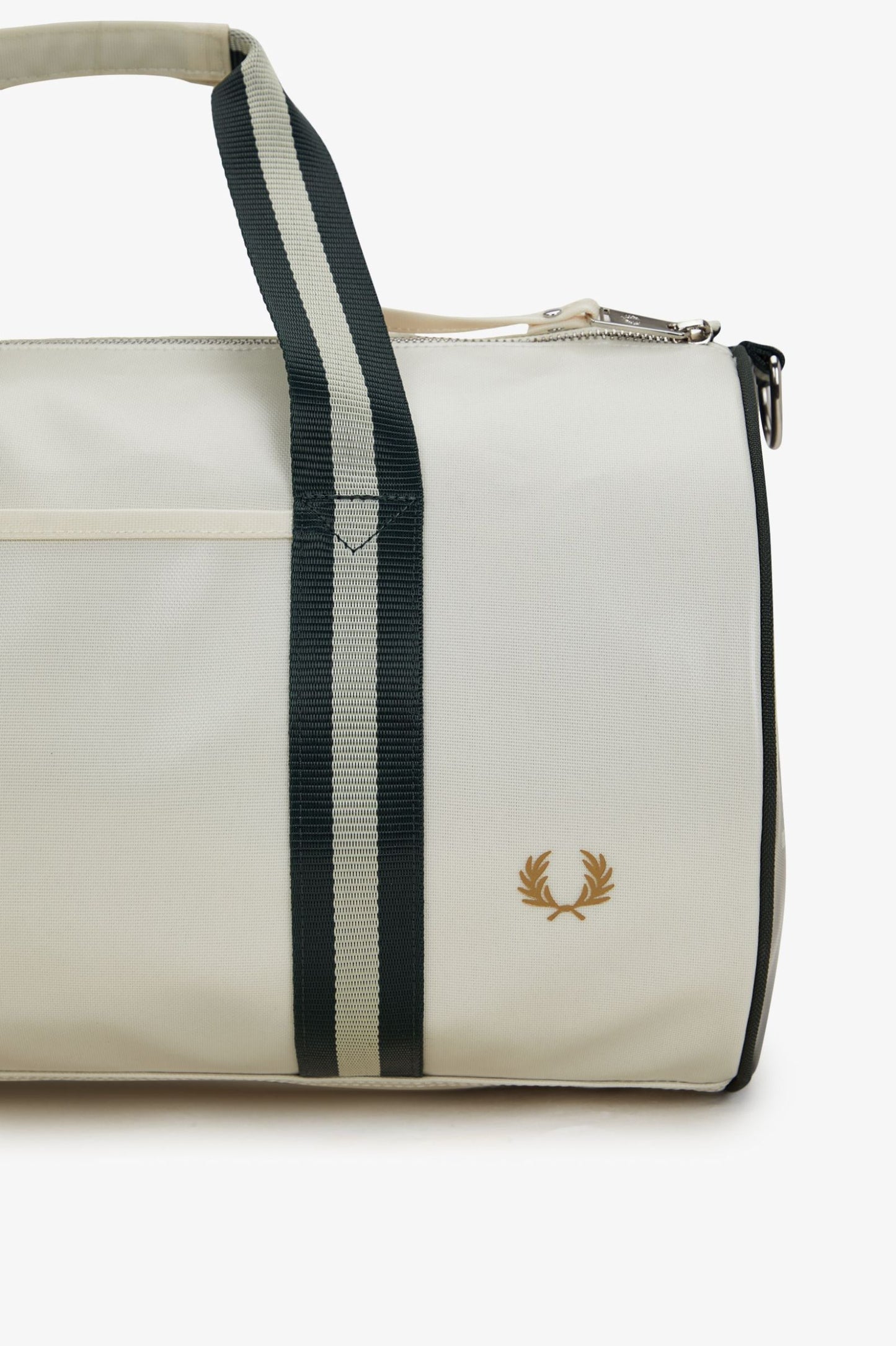 BOLSA DE BARRIL DE FRED PERRY