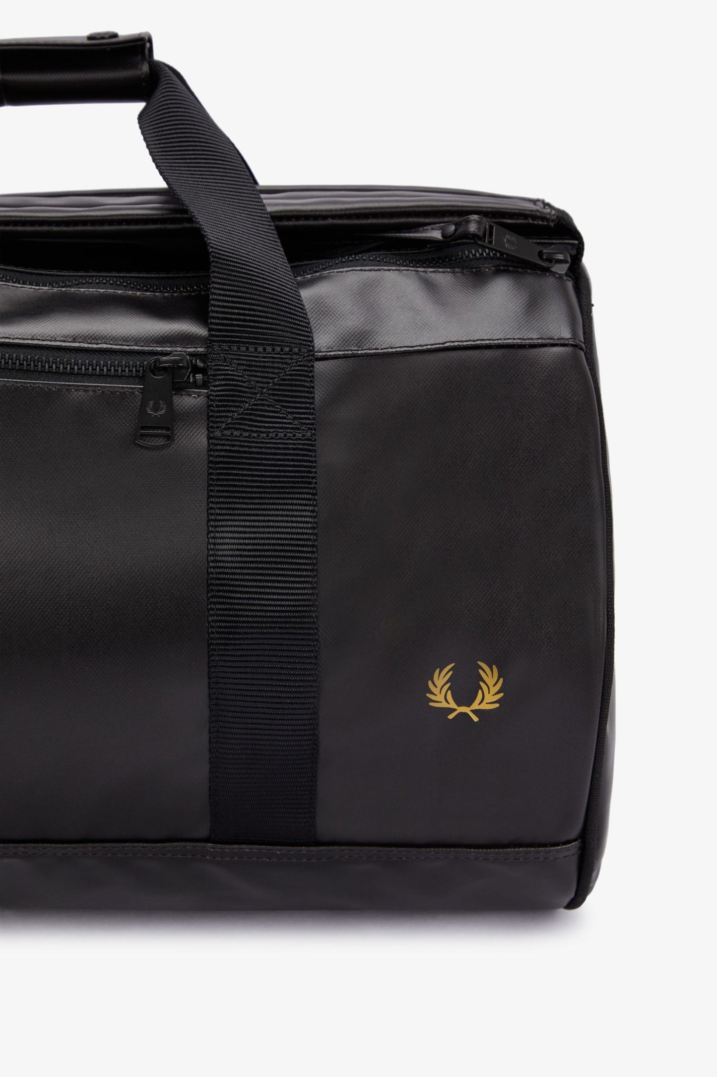 BOLSA DE BARRIL DE FRED PERRY