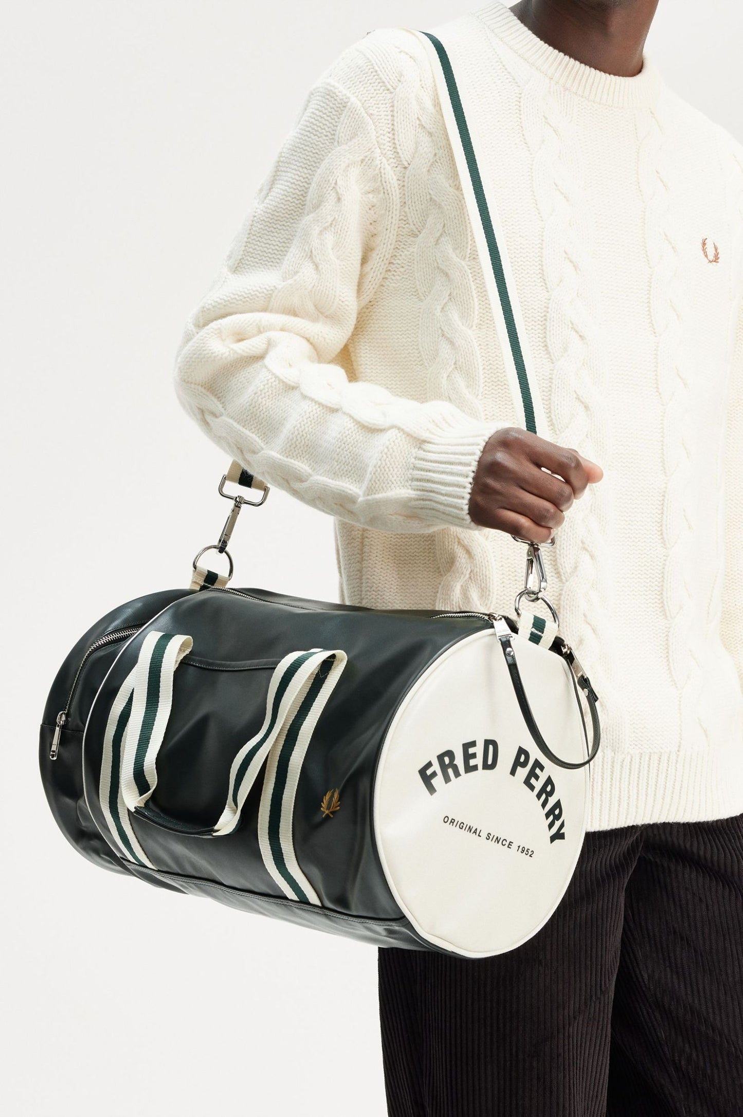 BOLSA DE BARRIL CLÁSICO DE FRED PERRY