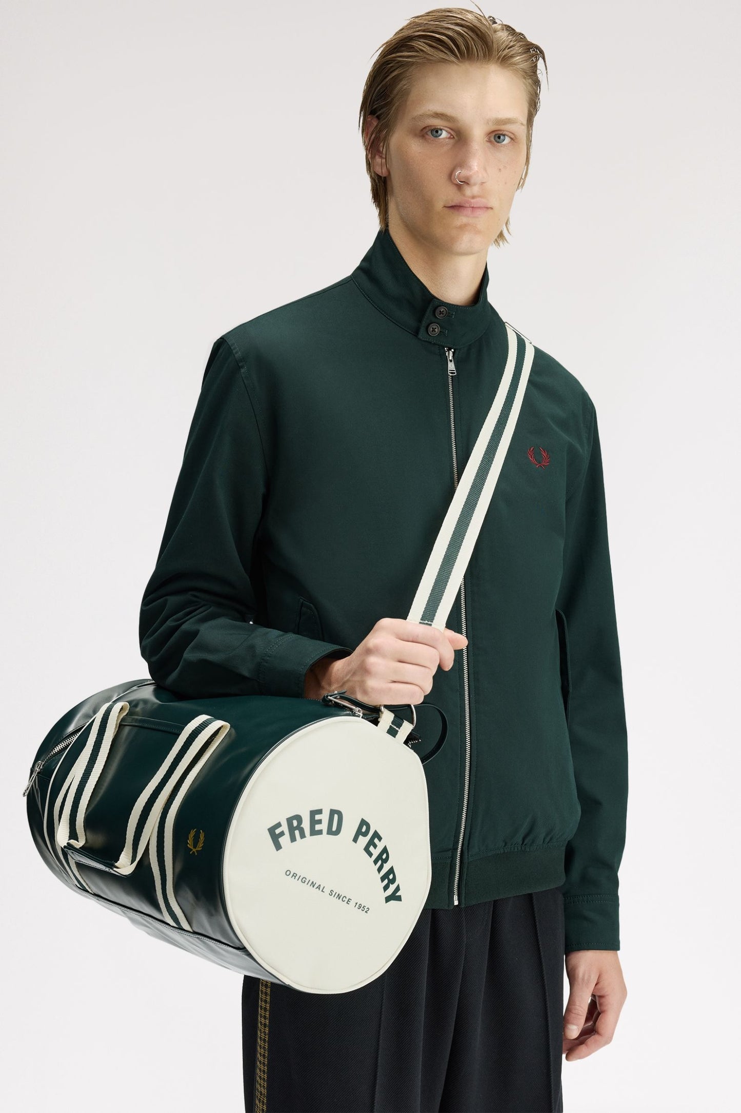 BOLSA DE DEPORTE CLÁSICA DE FRED PERRY