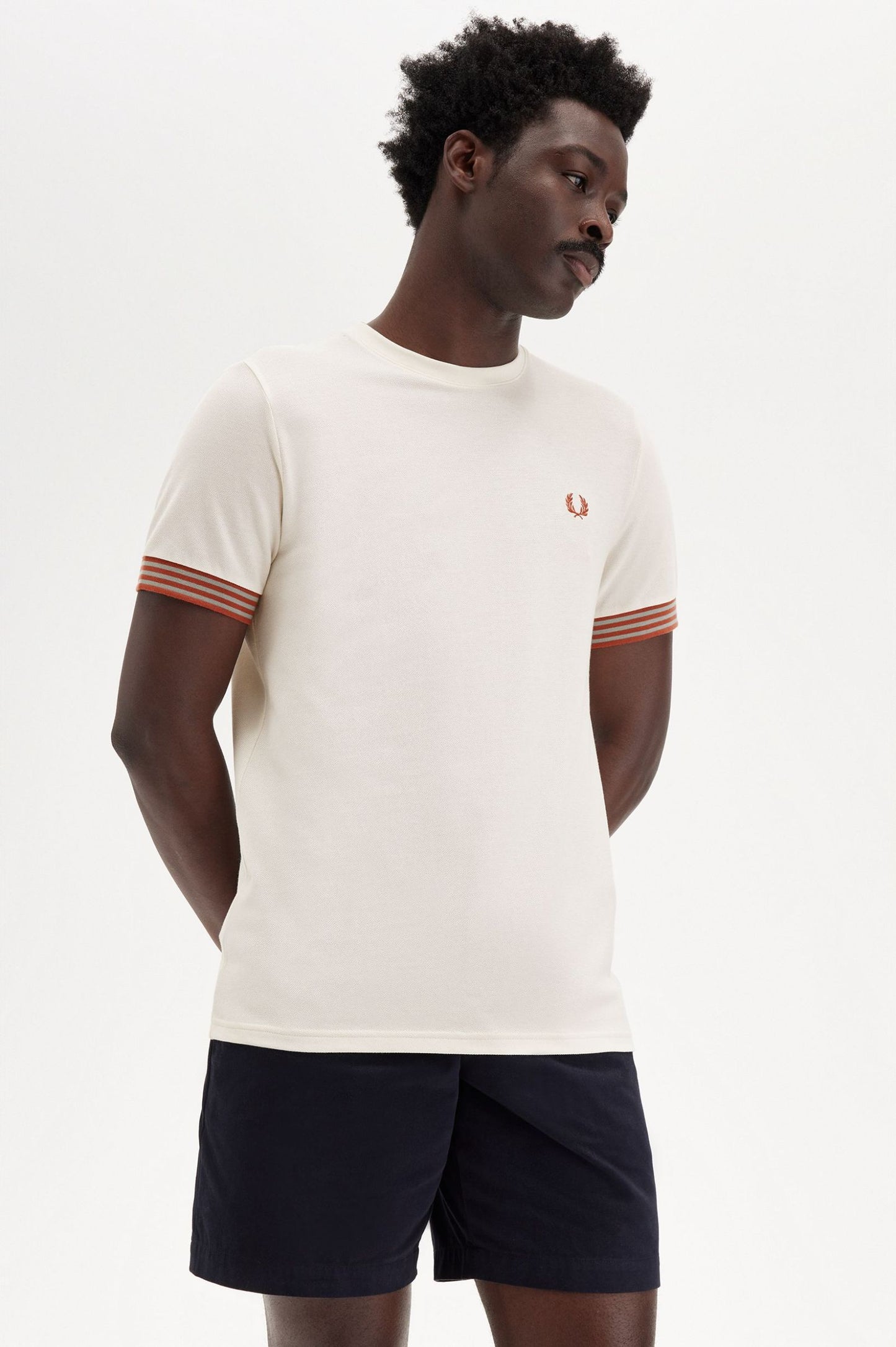 CAMISETA CON PUÑOS DE FRED PERRY