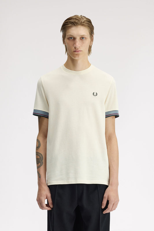 CAMISETA CON PUÑOS CON RIBETE DOBLE DE FRED PERRY