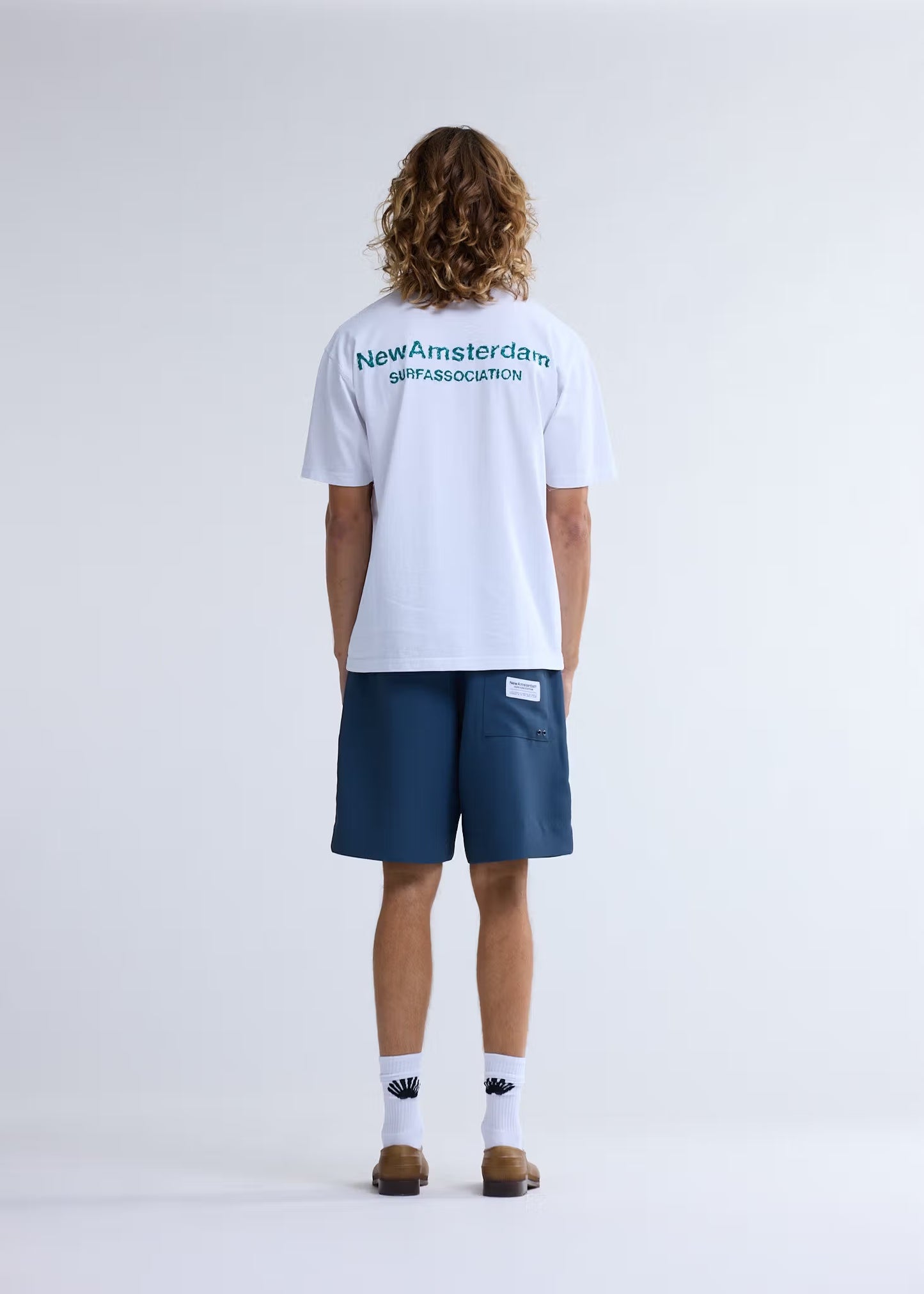 CAMISETA CON LOGOTIPO DE NEW AMSTERDAM SURF ASSOCIATION