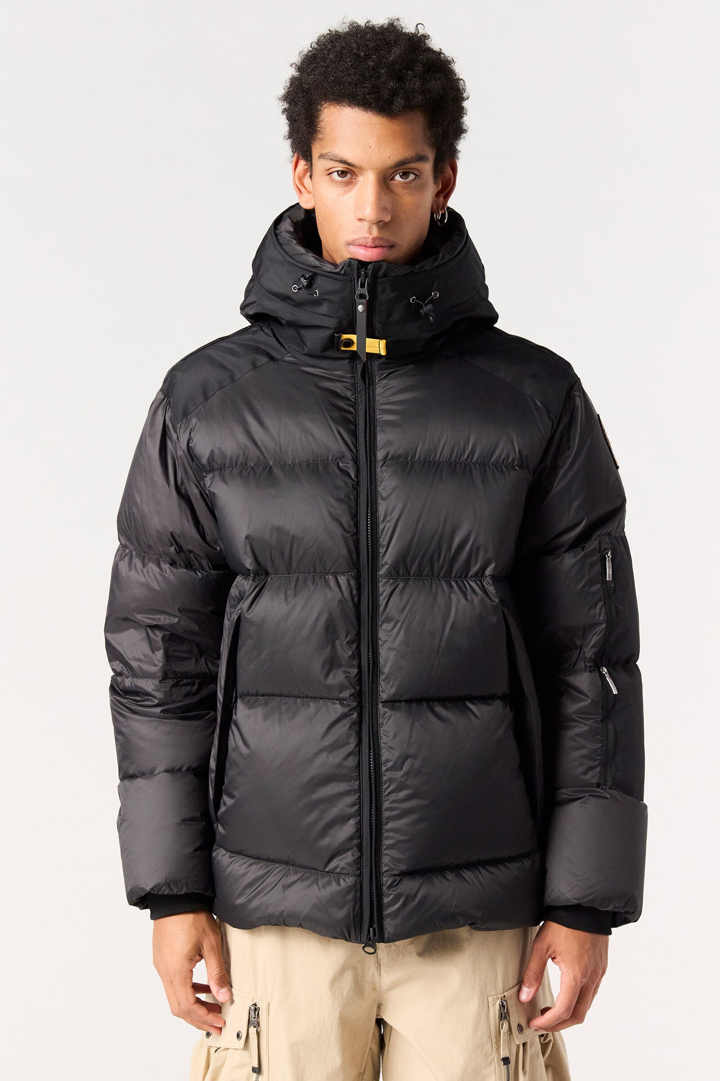 ABRIGO CON CAPUCHA DE PARAJUMPERS