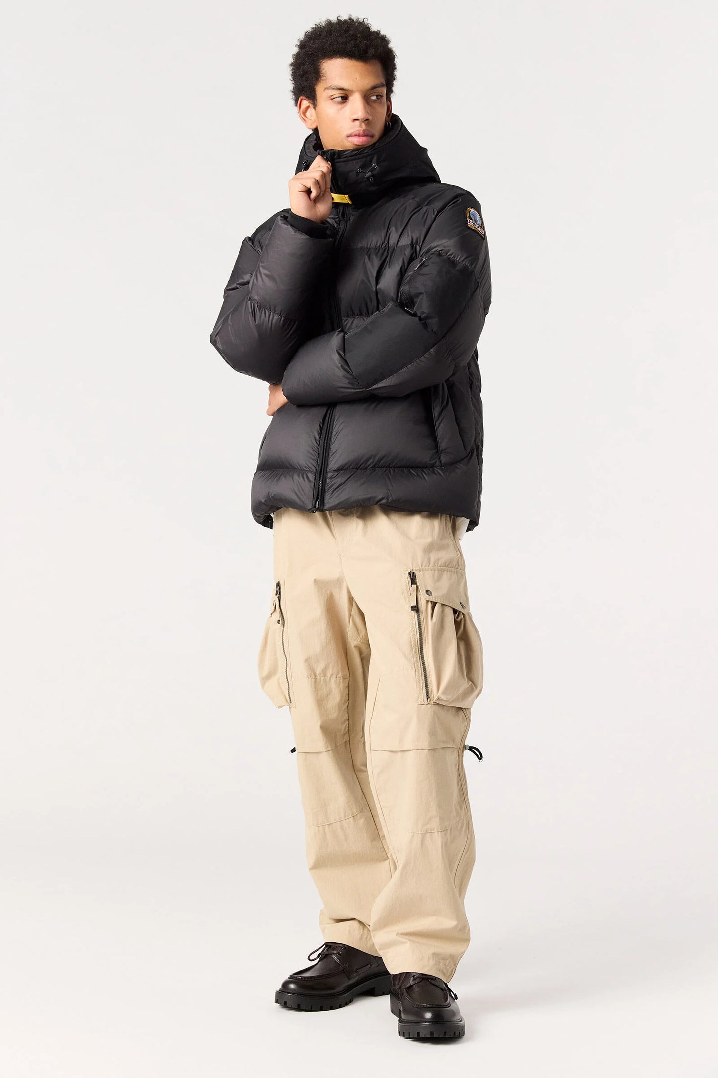 ABRIGO CON CAPUCHA DE PARAJUMPERS