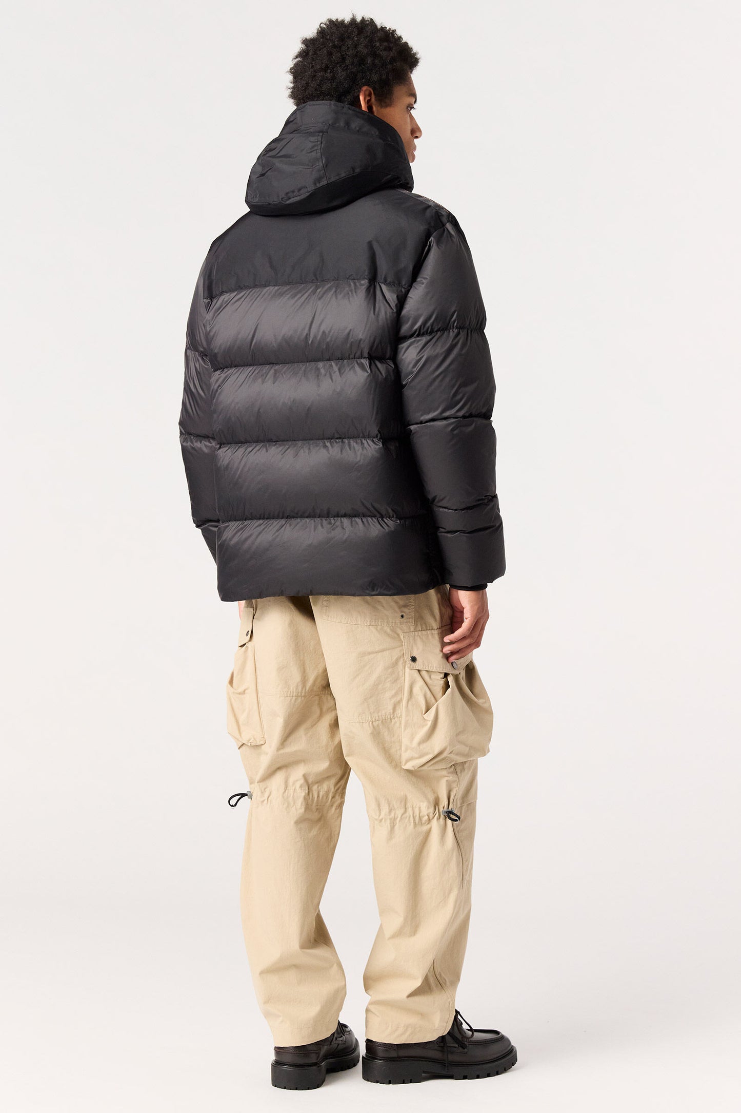 ABRIGO CON CAPUCHA DE PARAJUMPERS