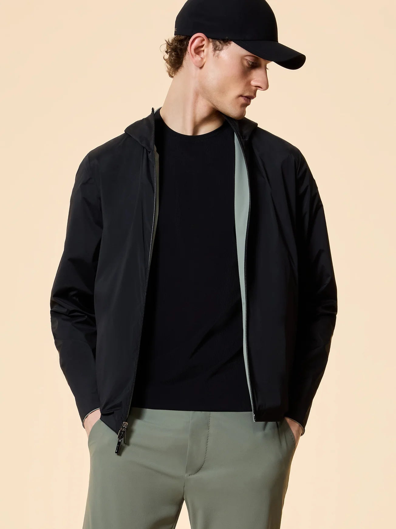 CHAQUETA REVERSIBLE CON CAPUCHA DE RRD