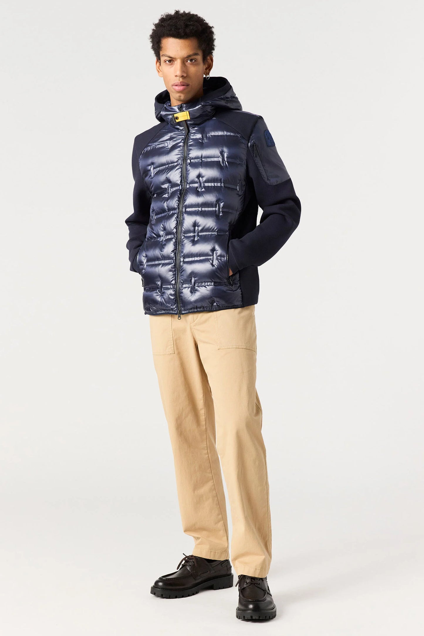 CHAQUETA CON CAPUCHA DE PARAJUMPERS