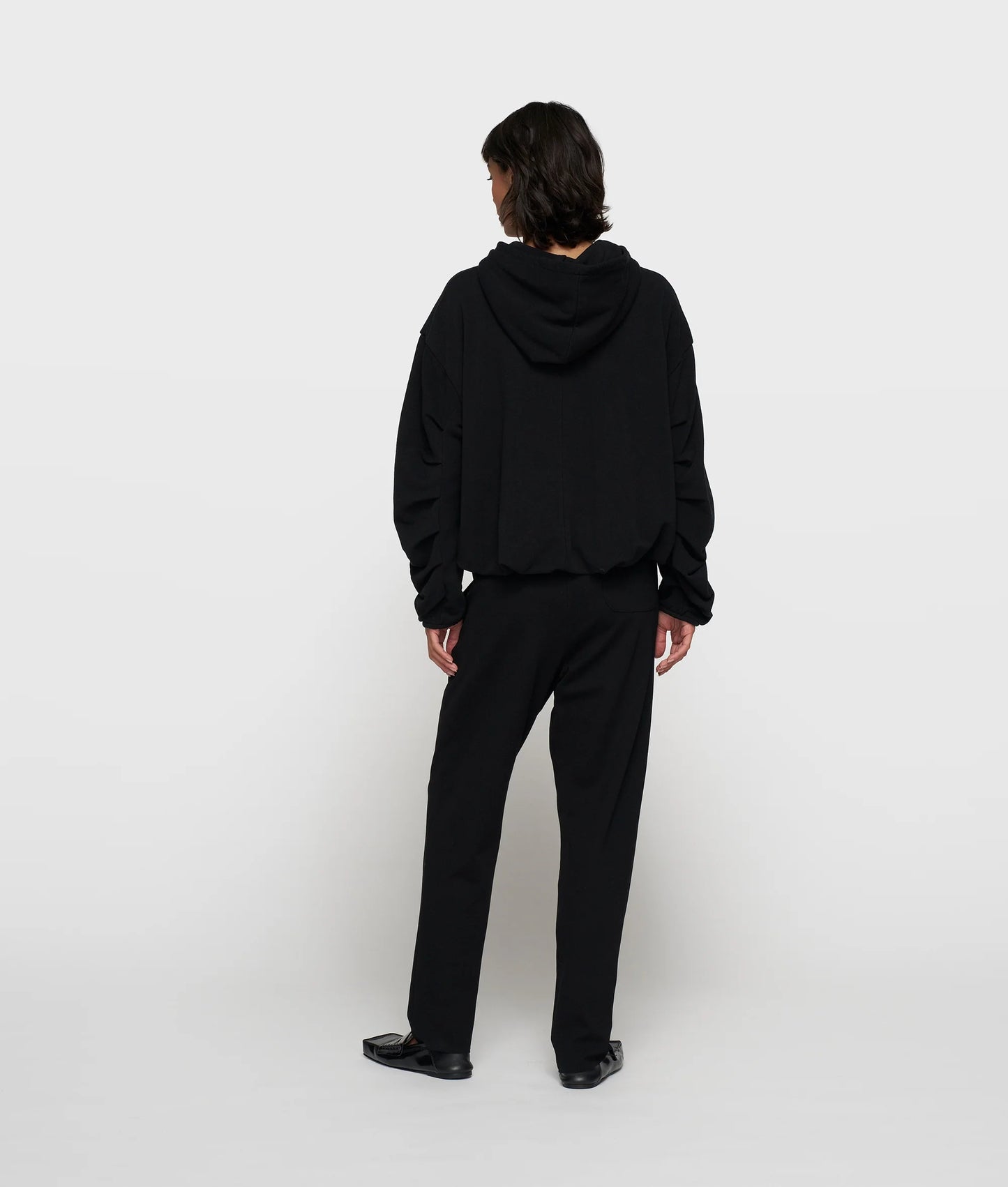 PANTALÓN JOGGER CON CINTURÓN