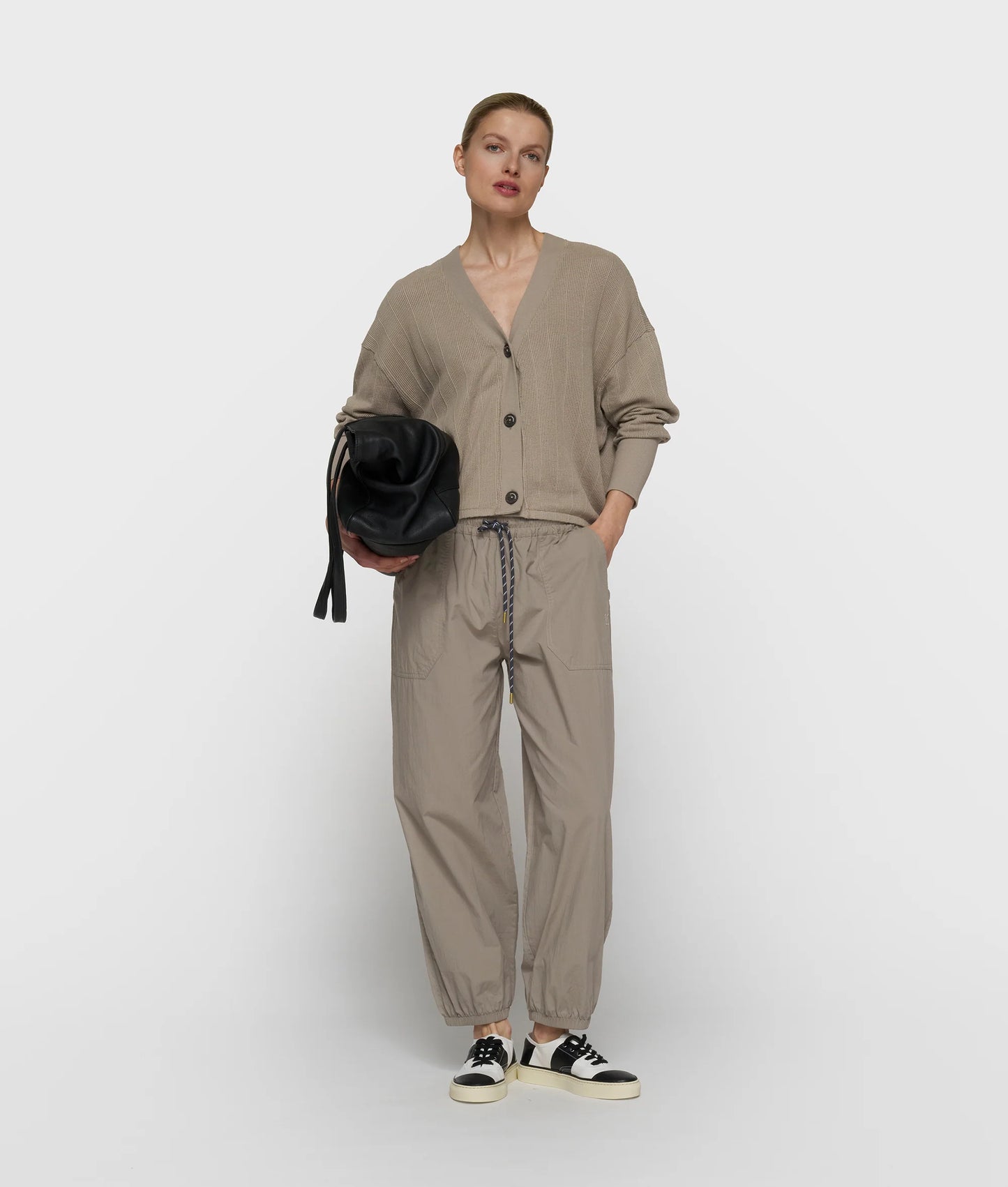 PANTALONES JOGGER ARRUGADOS