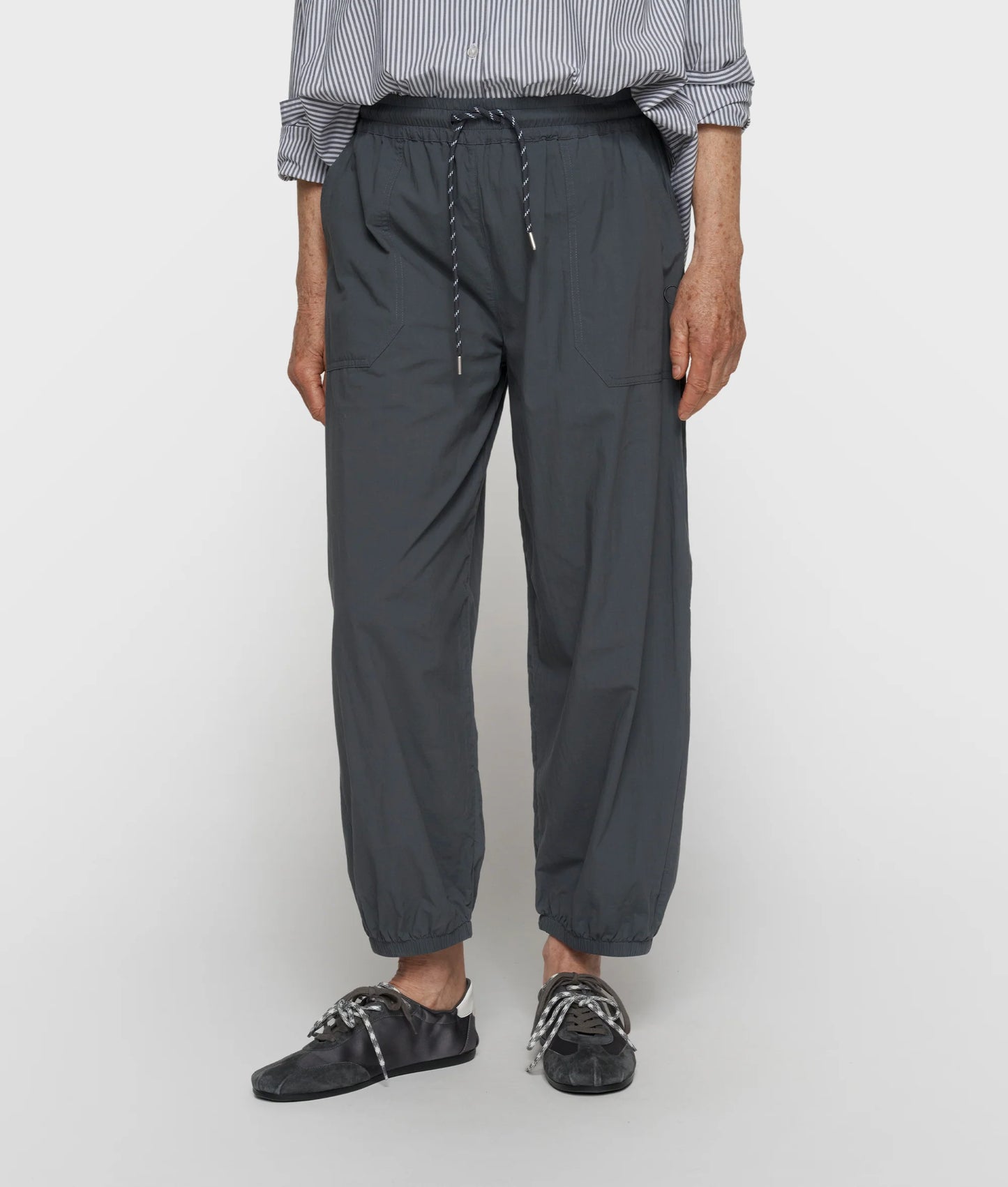 PANTALONES JOGGER ARRUGADOS