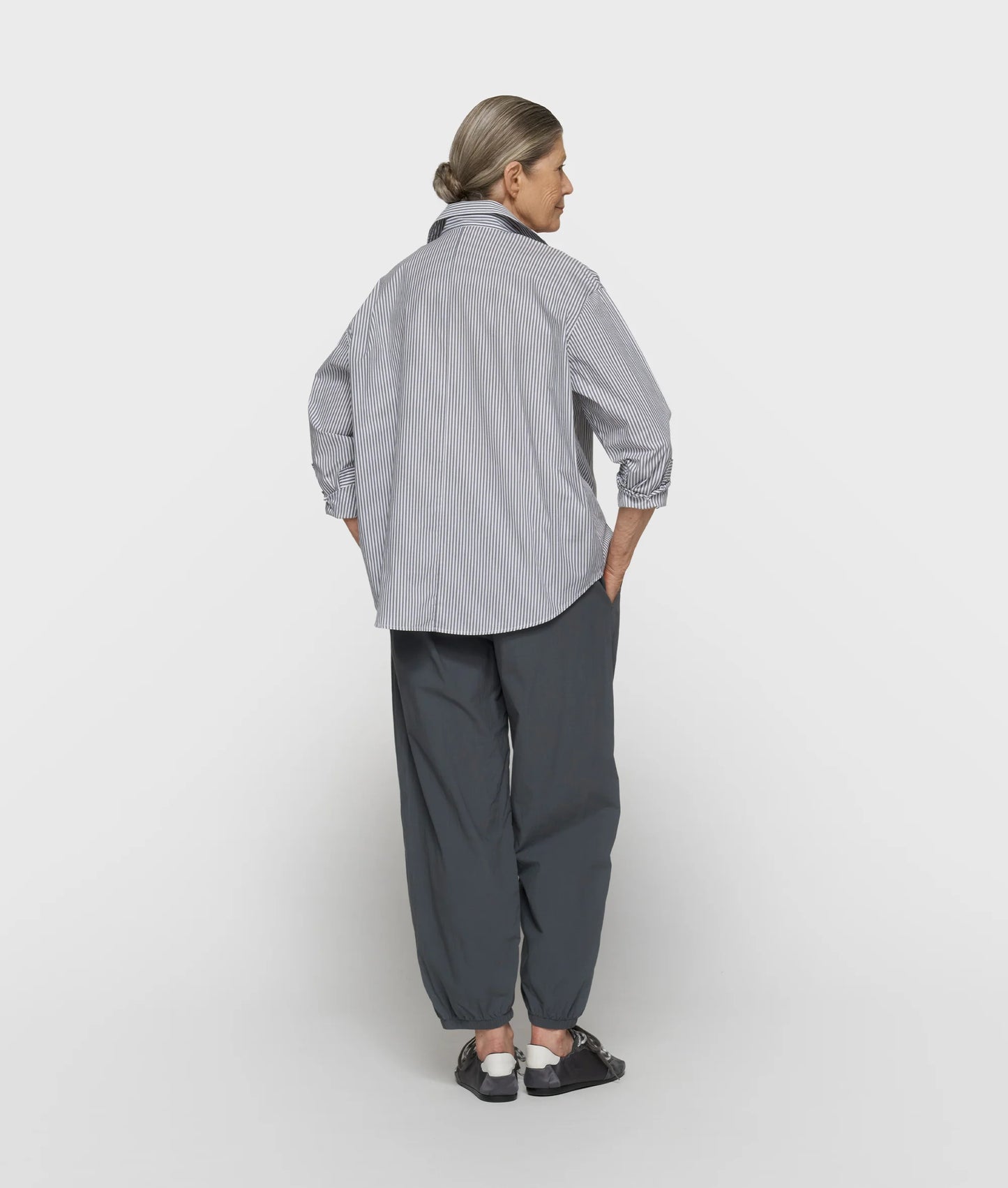 PANTALONES JOGGER ARRUGADOS
