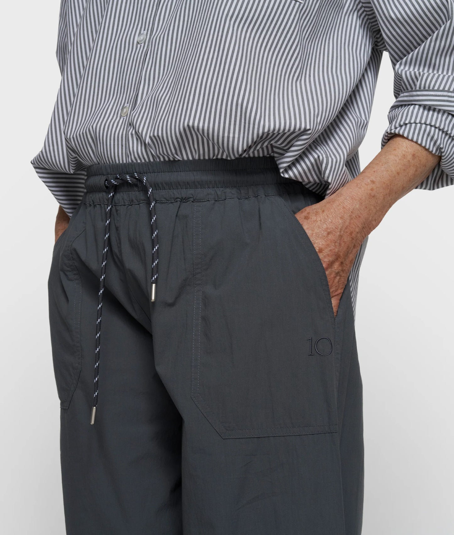 PANTALONES JOGGER ARRUGADOS