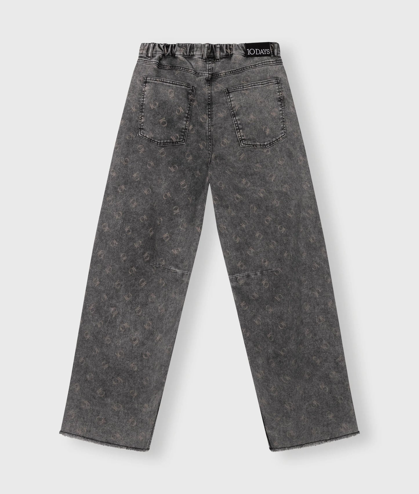 PANTALONES CON MONOGRAMA DE 10DAYS