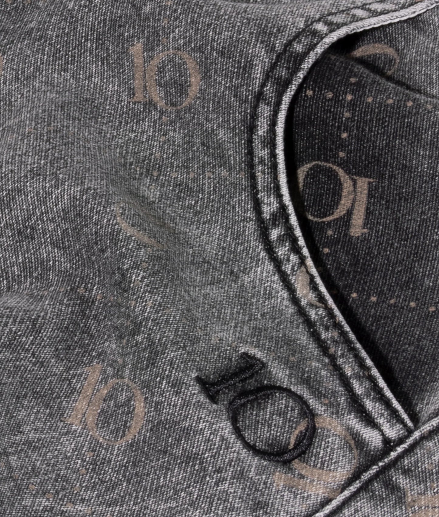 PANTALONES CON MONOGRAMA DE 10DAYS