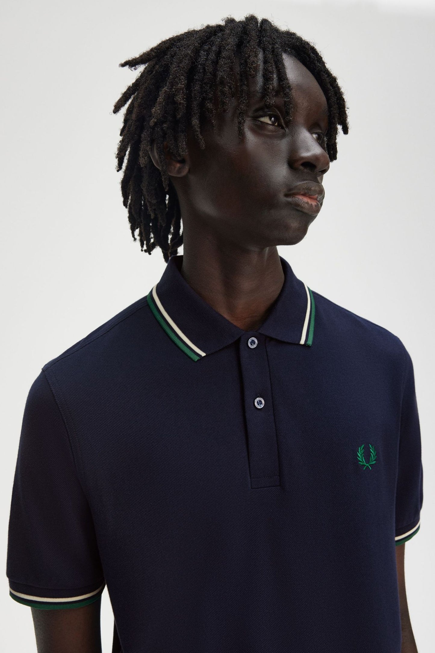 POLO CON RIBETE DE FRED PERRY