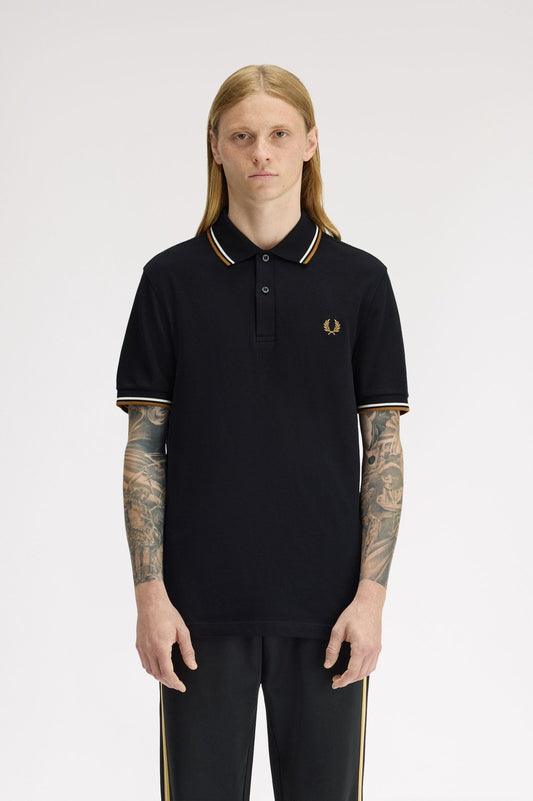 POLO CON RIBETE DE FRED PERRY