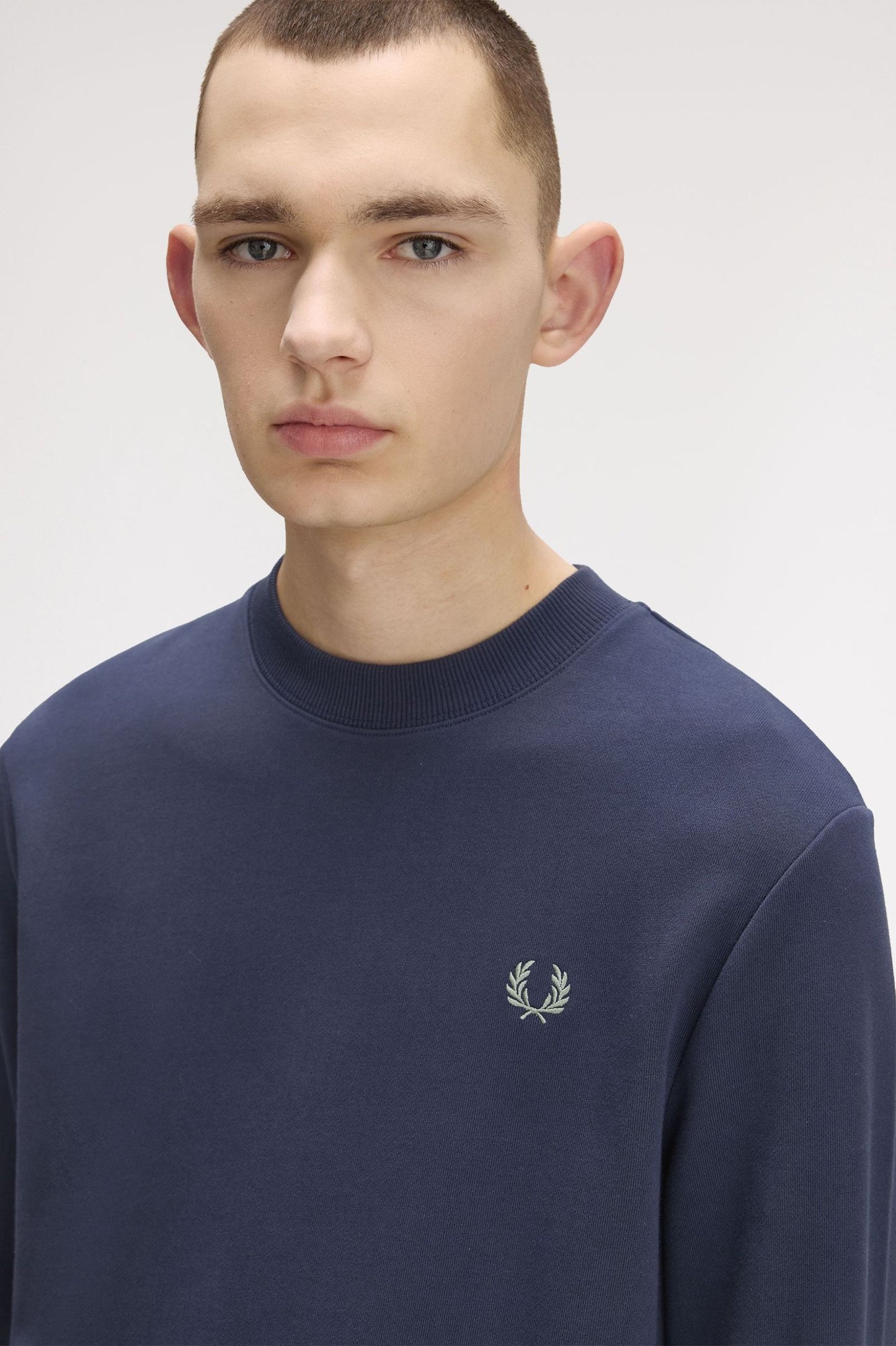 SUDADERA CON CUELLO REDONDO DE FRED PERRY
