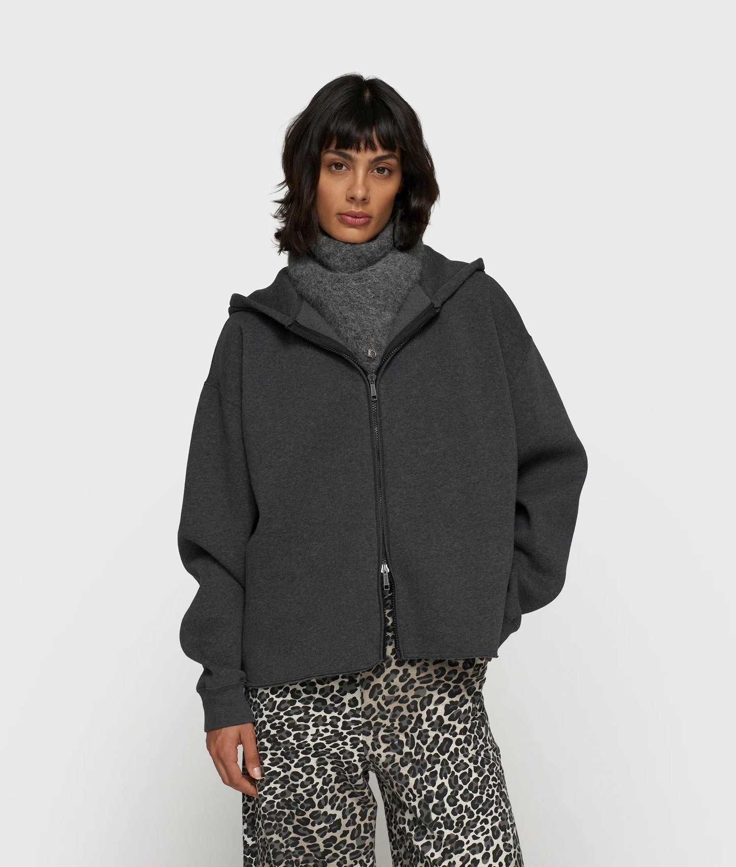 SUDADERA CON CAPUCHA Y CREMALLERA 10DAYS