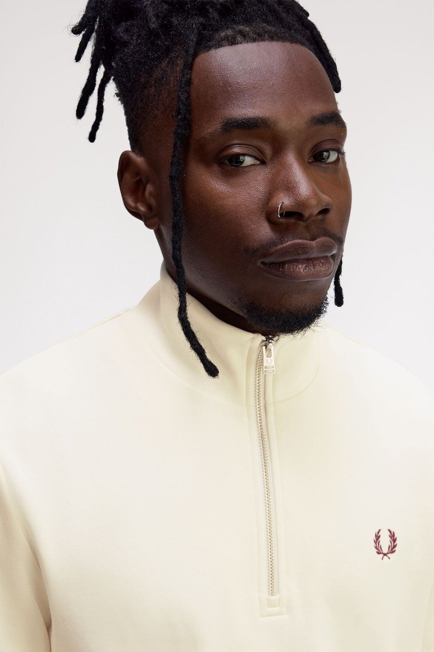 SUDADERA CON MEDIA CREMALLERA DE FRED PERRY