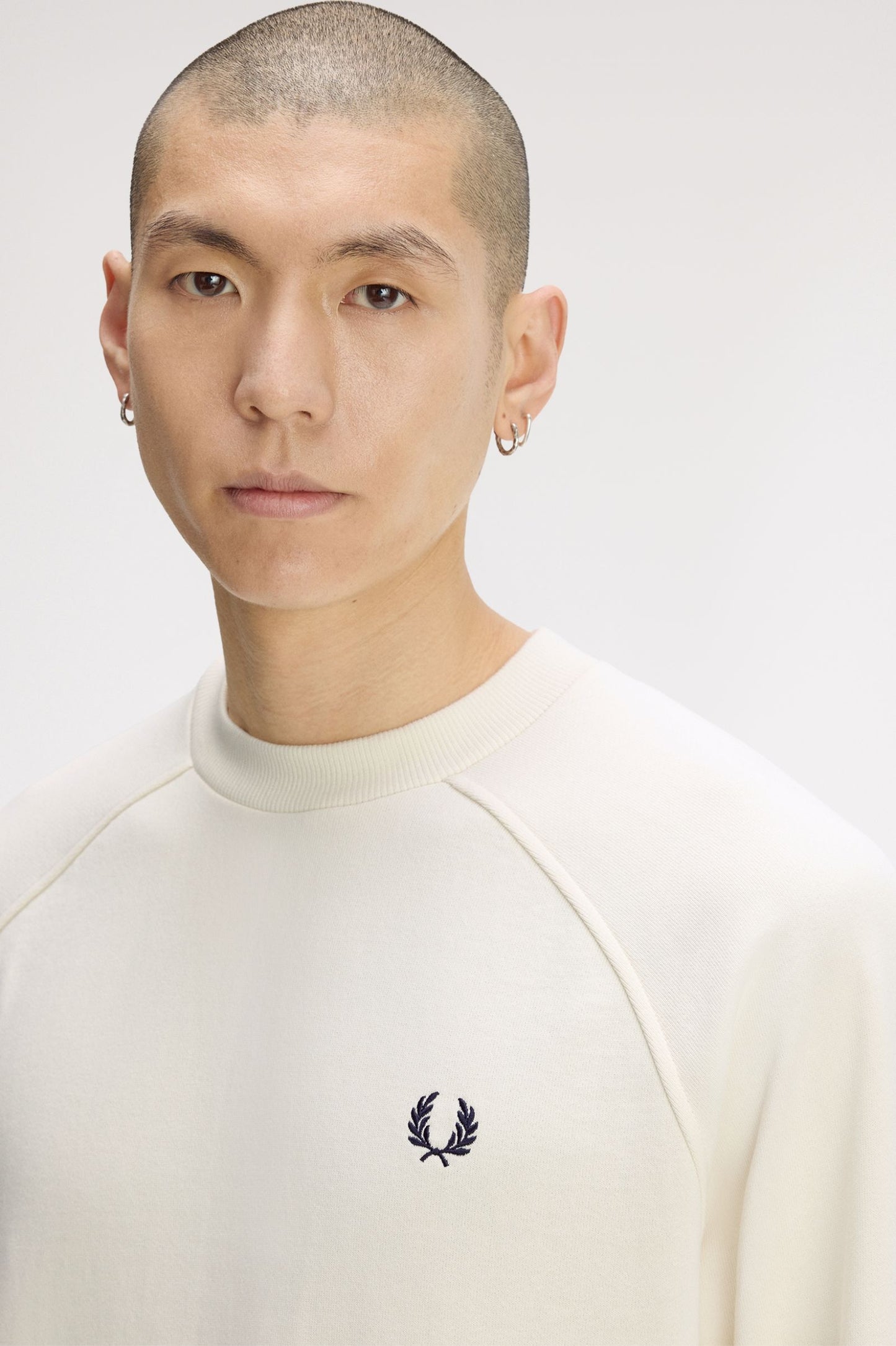 SUDADERA CON CUELLO REDONDO