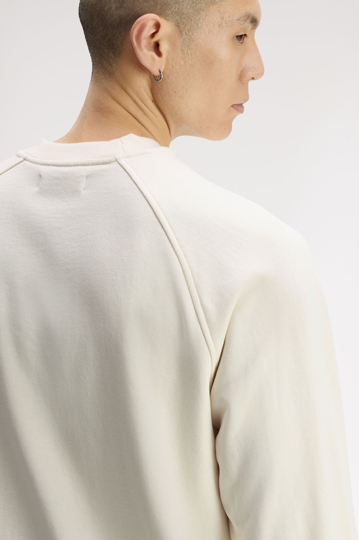 SUDADERA CON CUELLO REDONDO