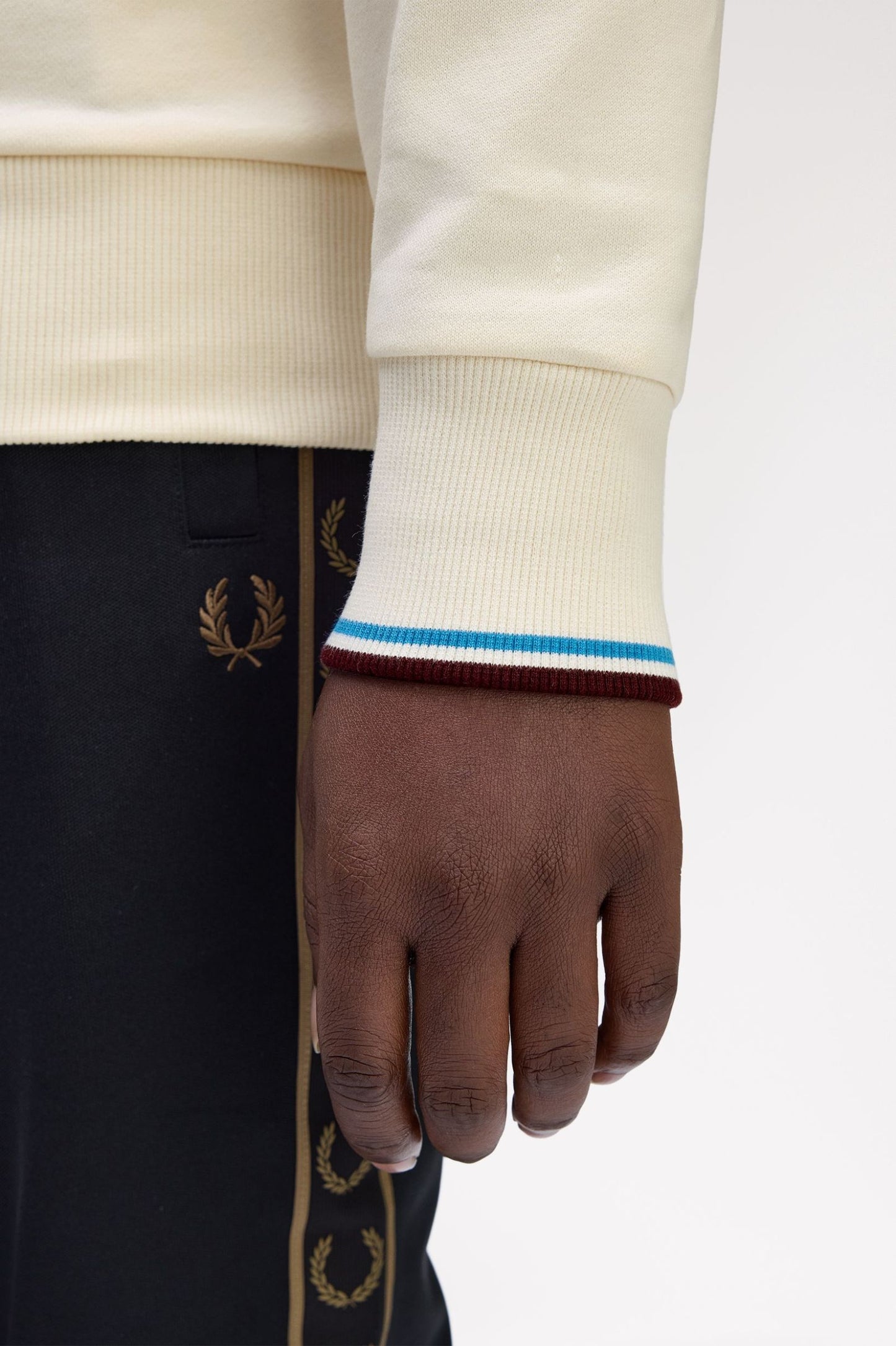 SUDADERA CON CUELLO REDONDO DE FRED PERRY