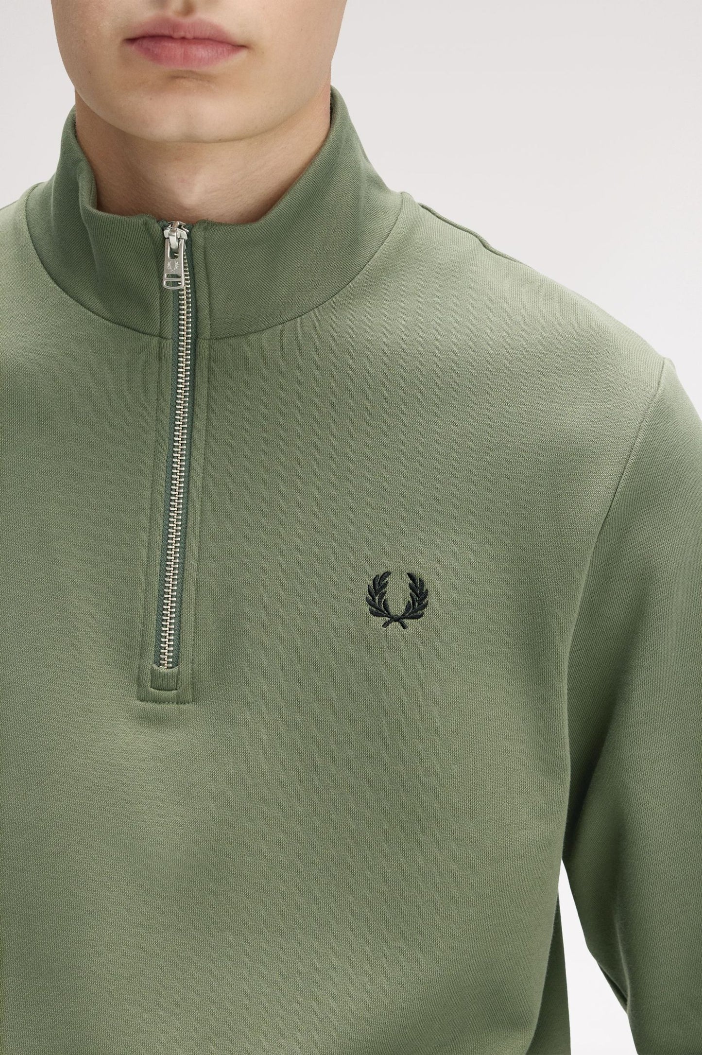 SUDADERA CON MEDIA CREMALLERA DE FRED PERRY
